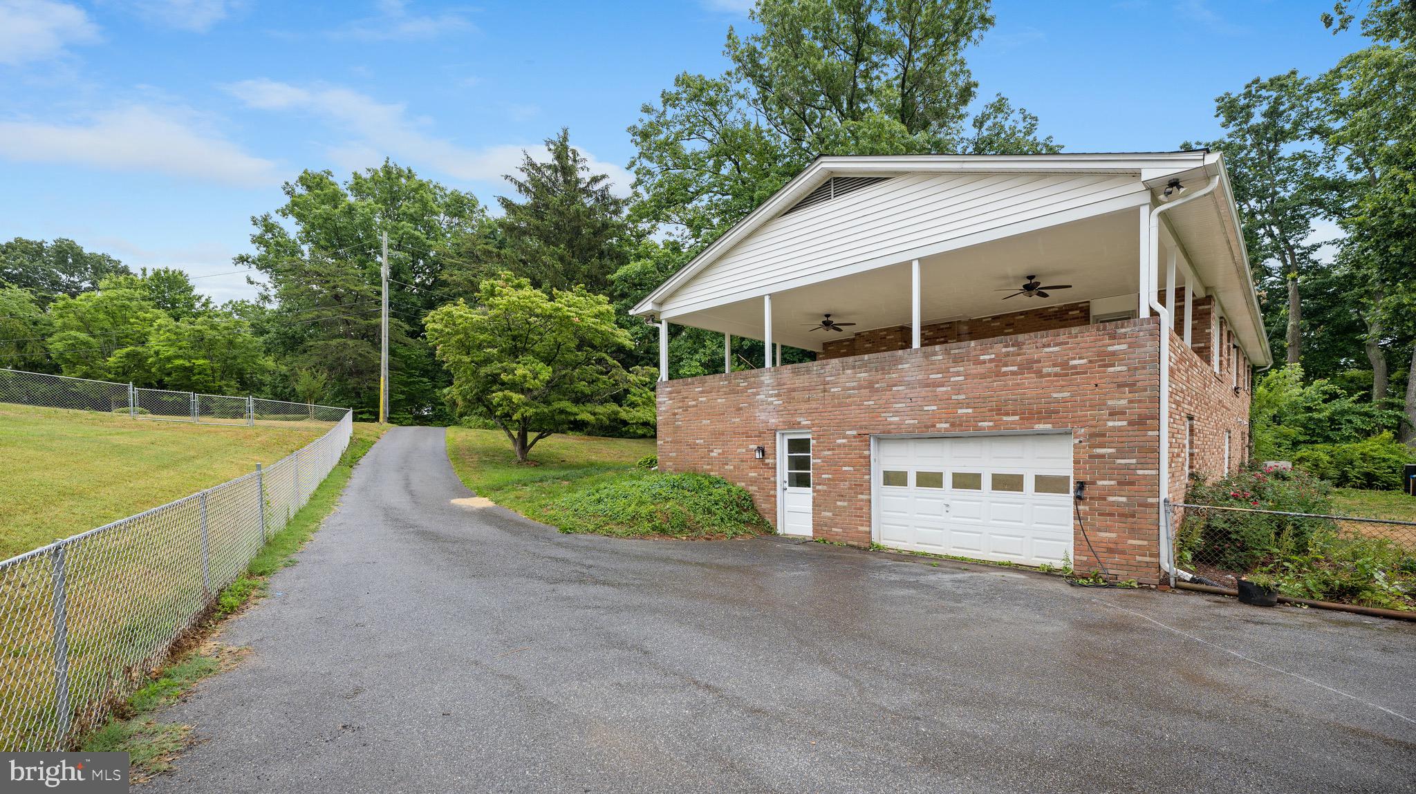 DAMASCUS OUTSIDE - Residential