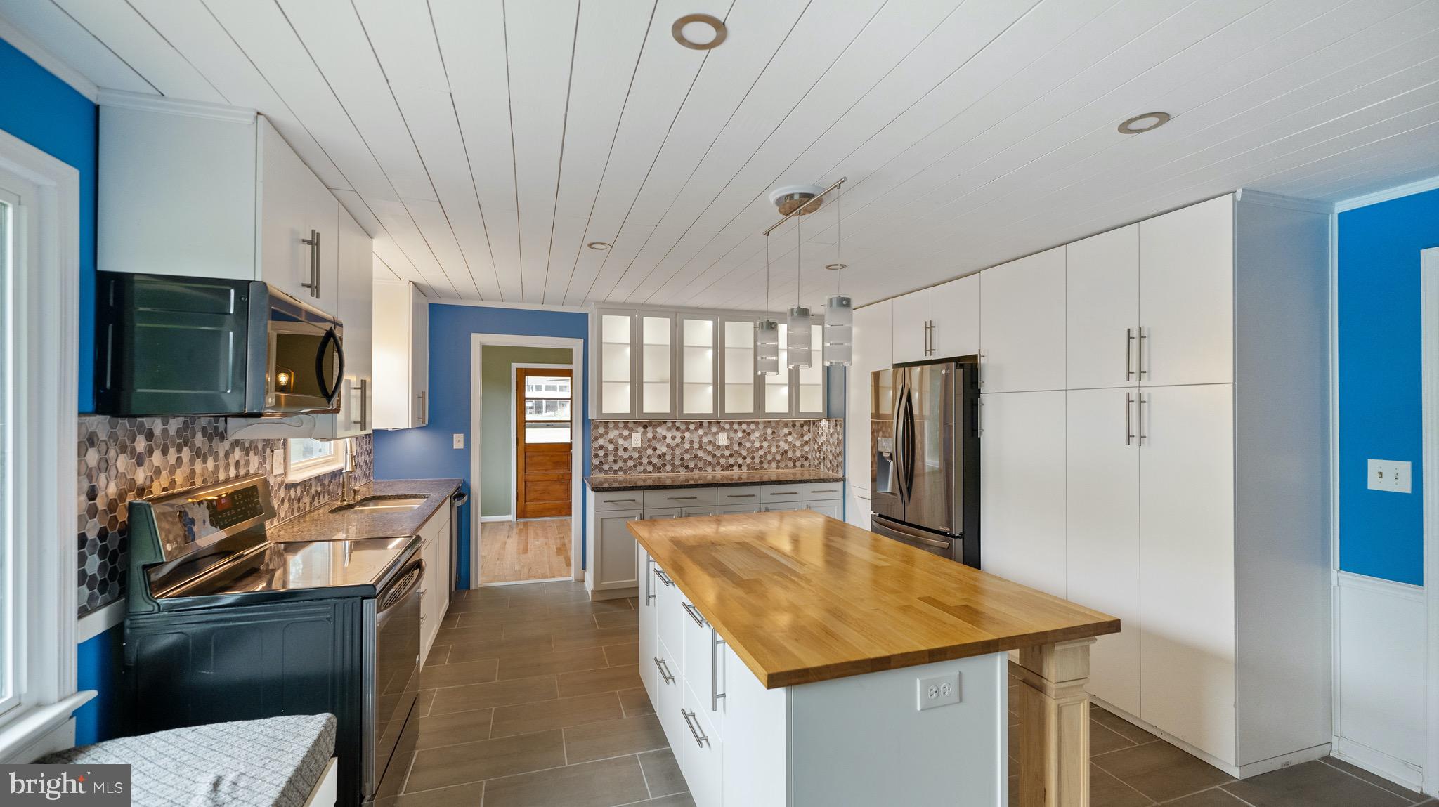 DAMASCUS OUTSIDE - Residential