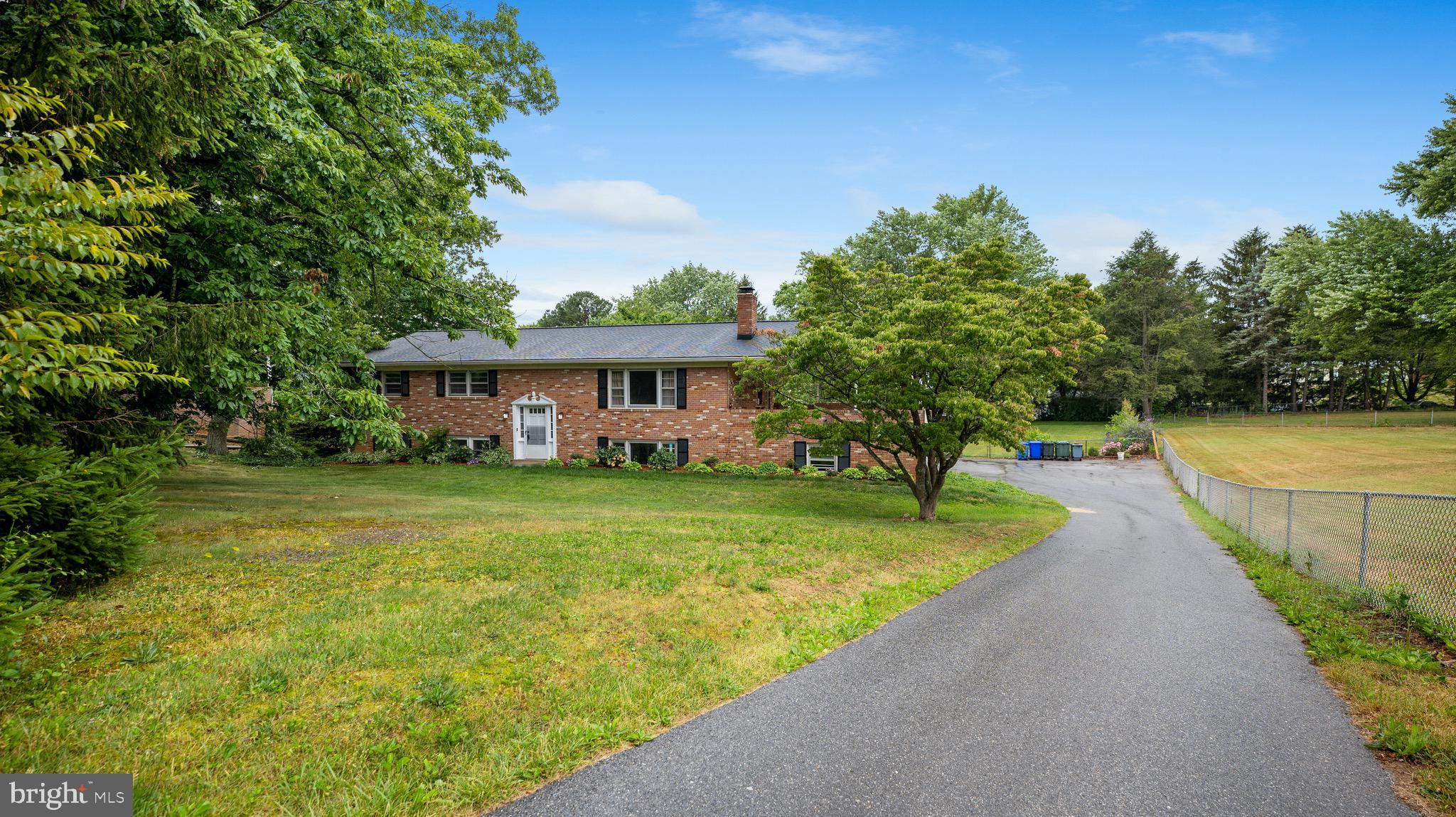 DAMASCUS OUTSIDE - Residential