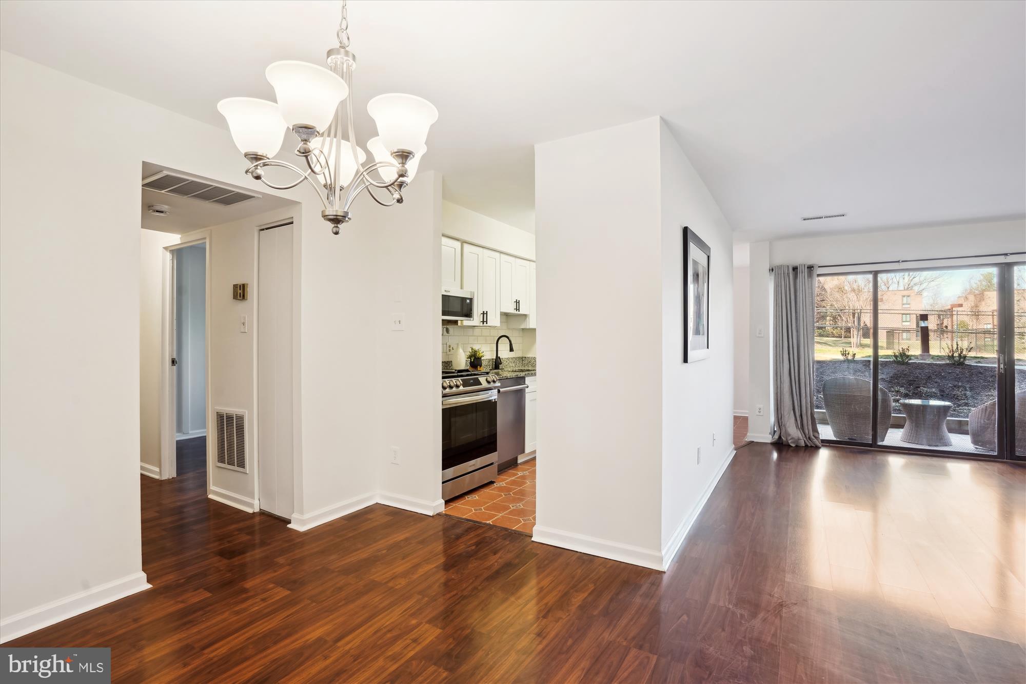 RESTON - Residential