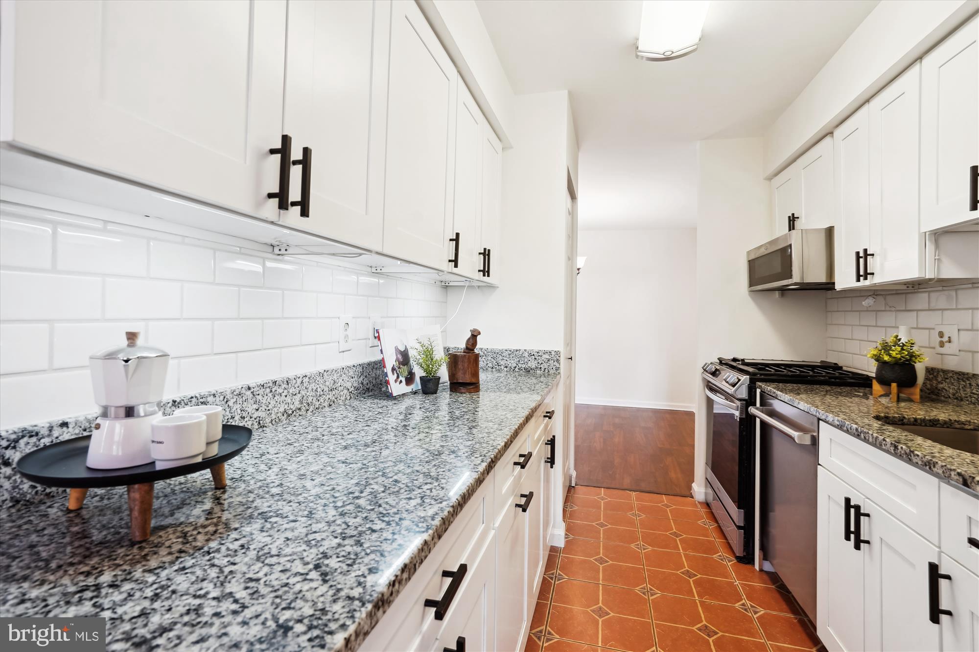 RESTON - Residential