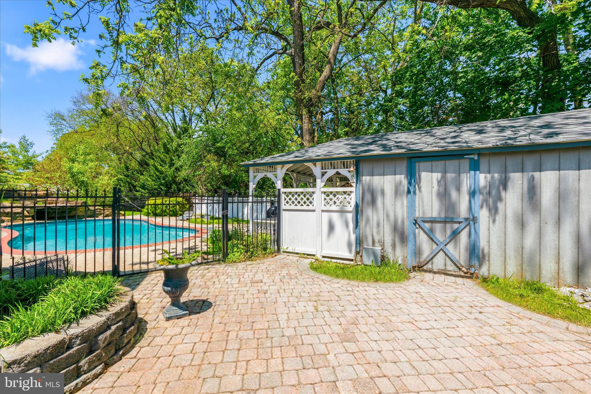 WOODBRIDGE - Residential