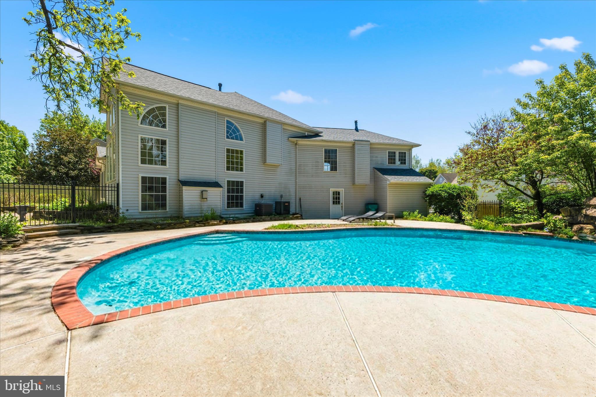 WOODBRIDGE - Residential