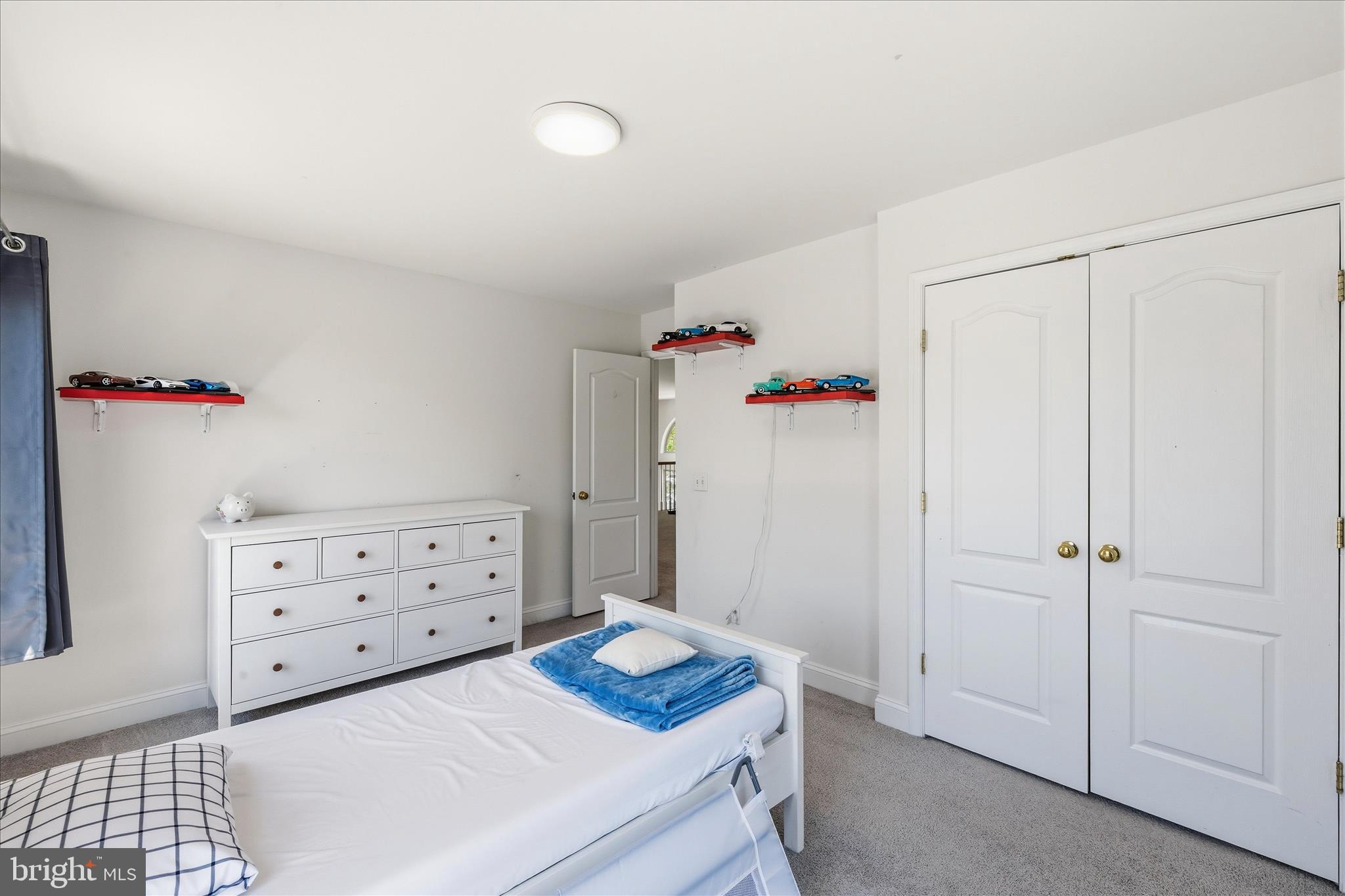 WOODBRIDGE - Residential