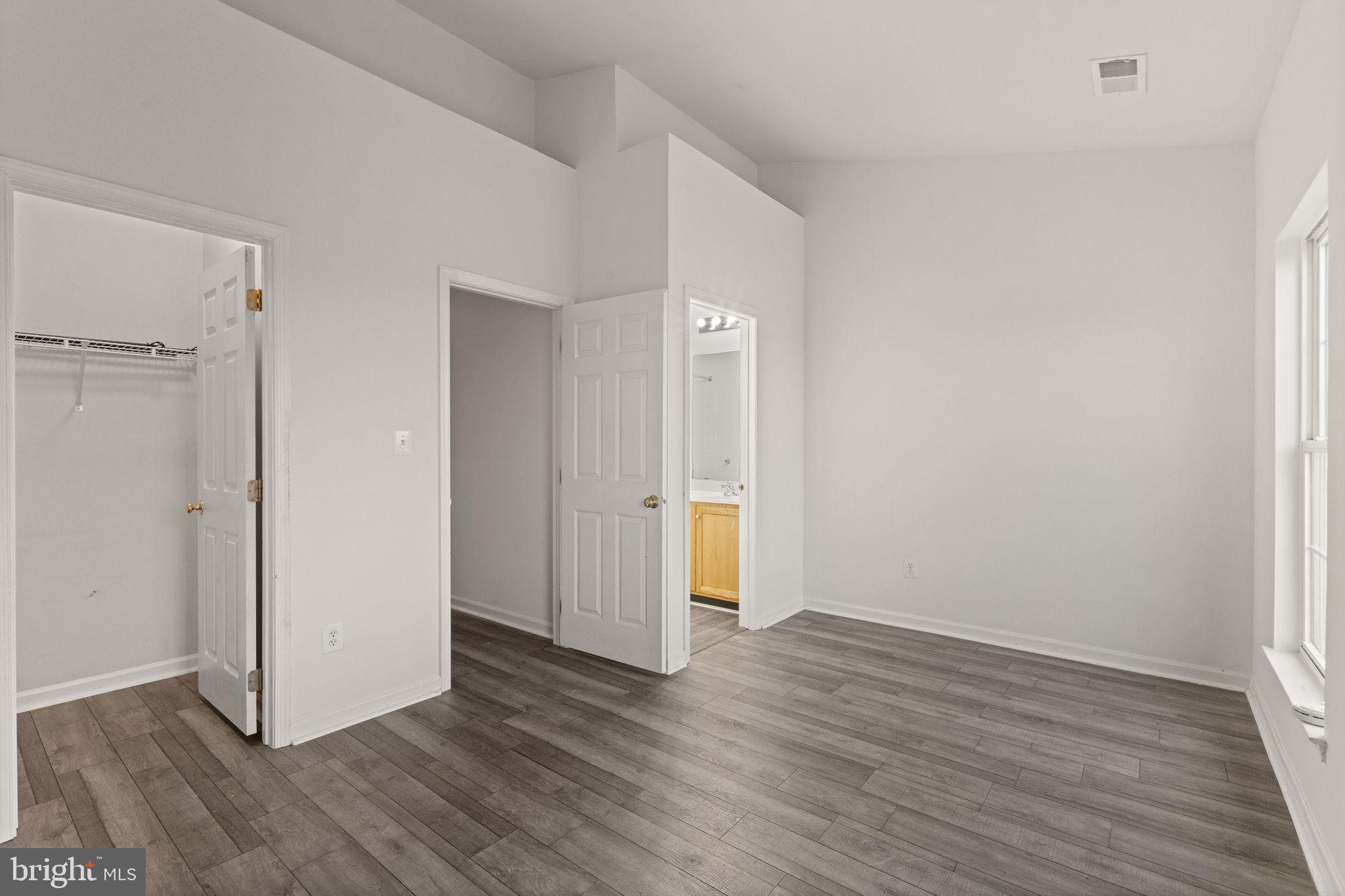 SOUTH RIDING - Residential