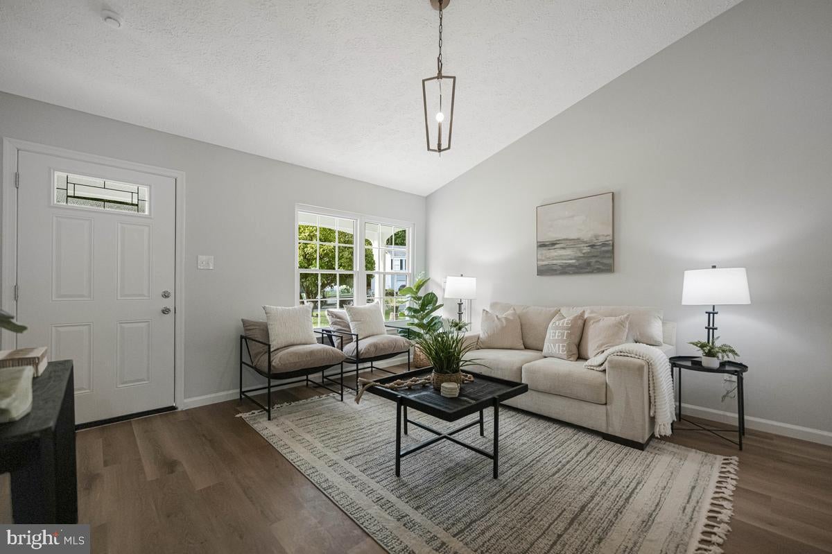4216 MOCKINGBIRD CIRCLE