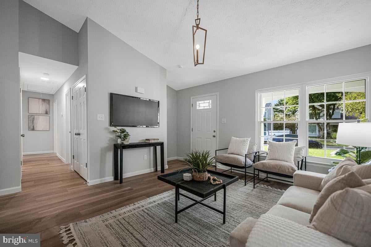 4216 MOCKINGBIRD CIRCLE