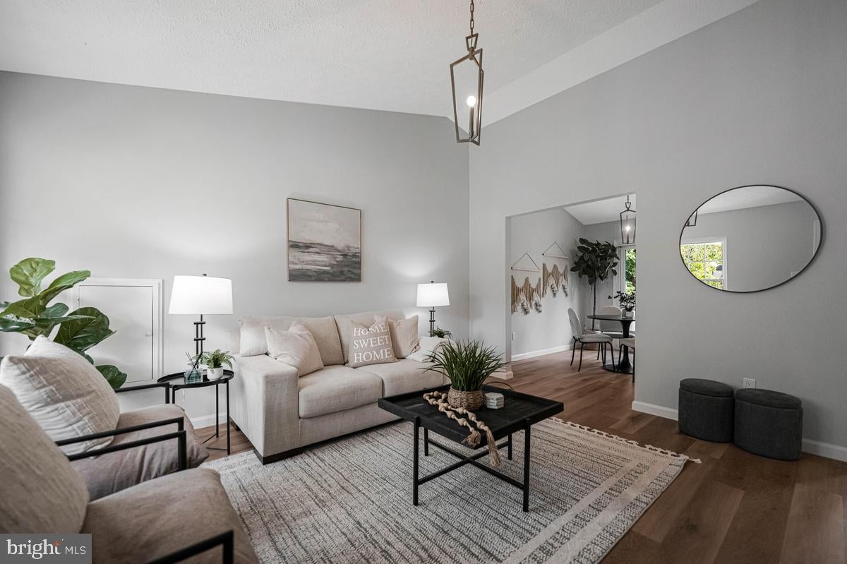 4216 MOCKINGBIRD CIRCLE