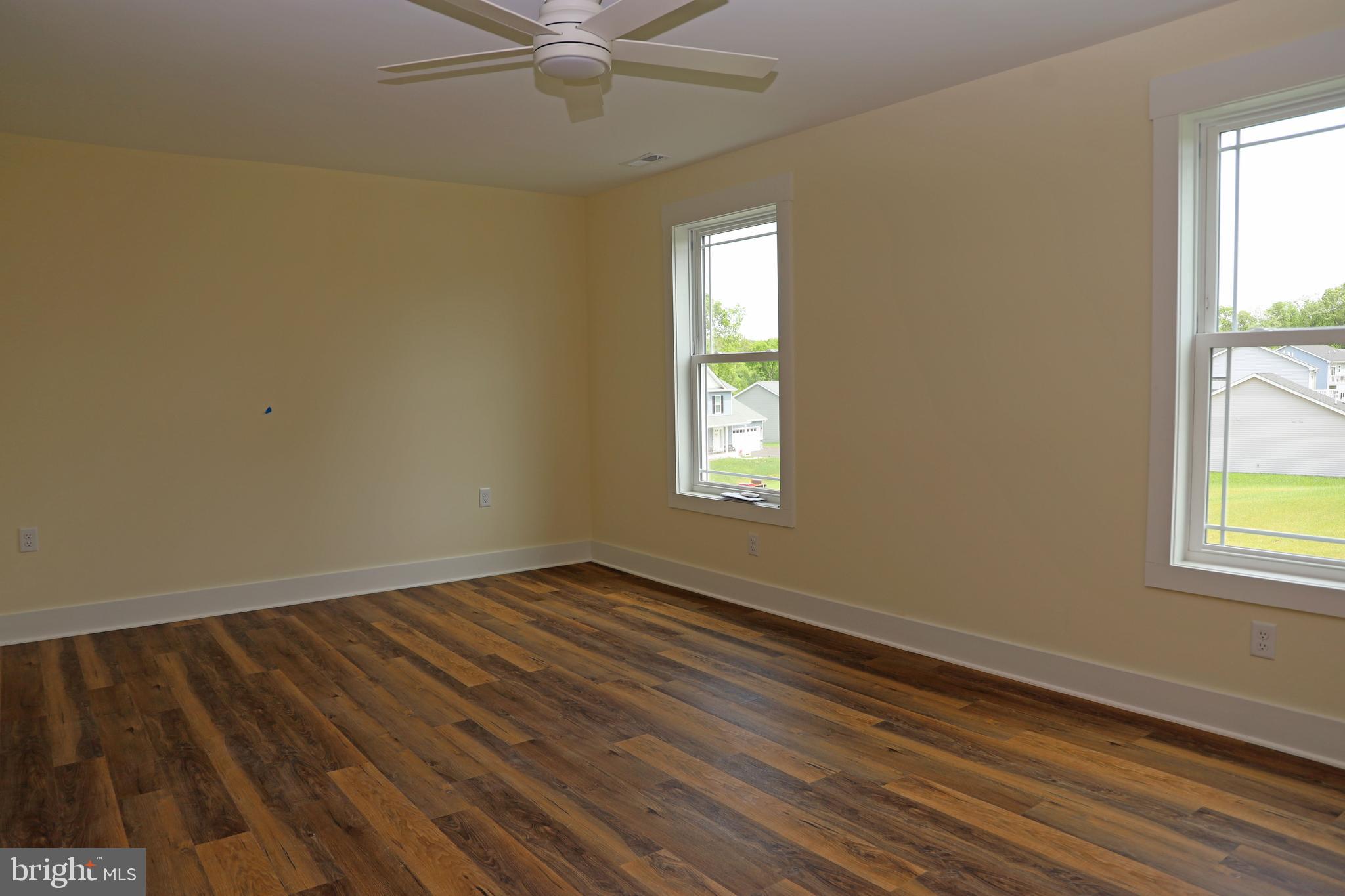 MIDDLE CREEK MANOR - Residential