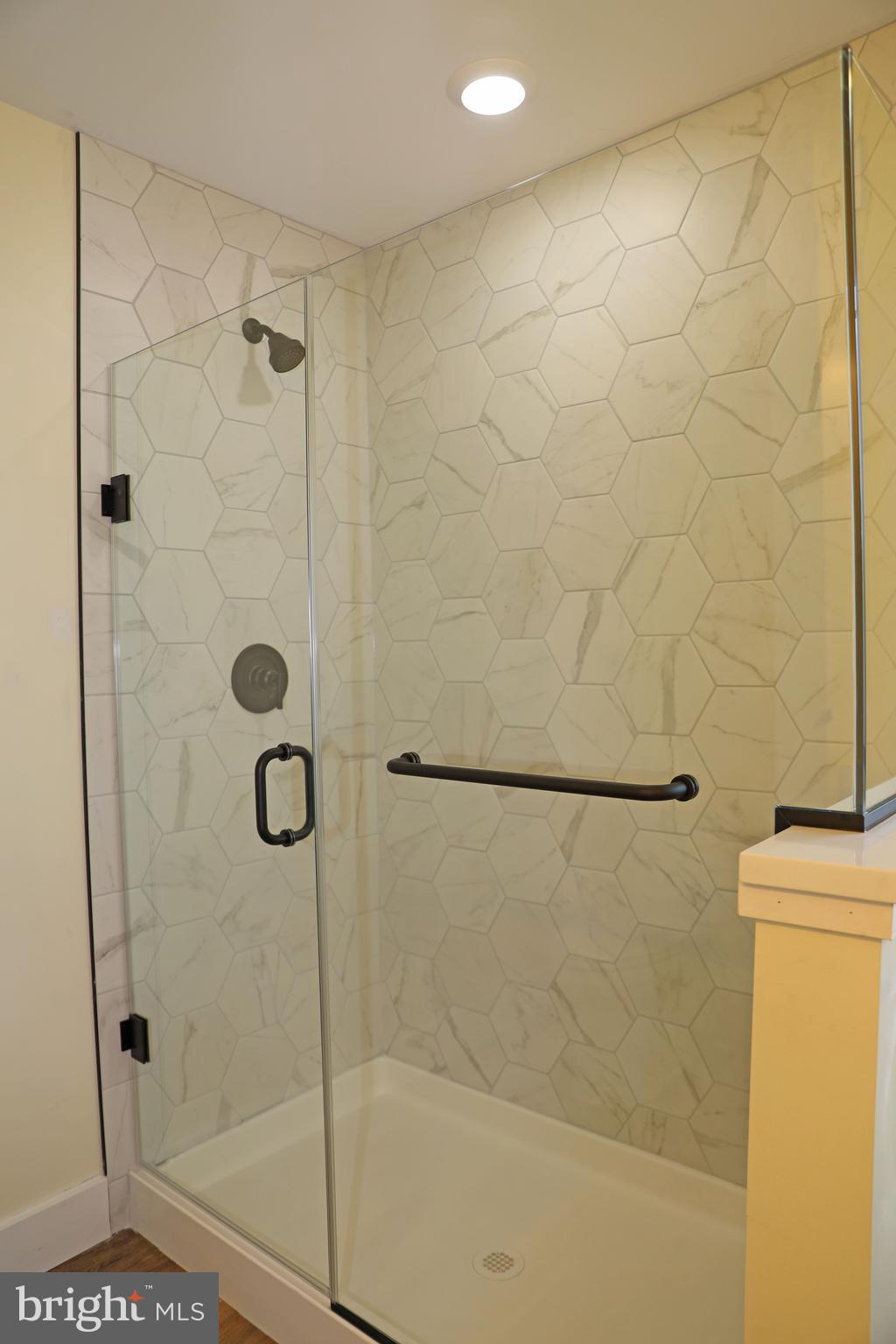 MIDDLE CREEK MANOR - Residential