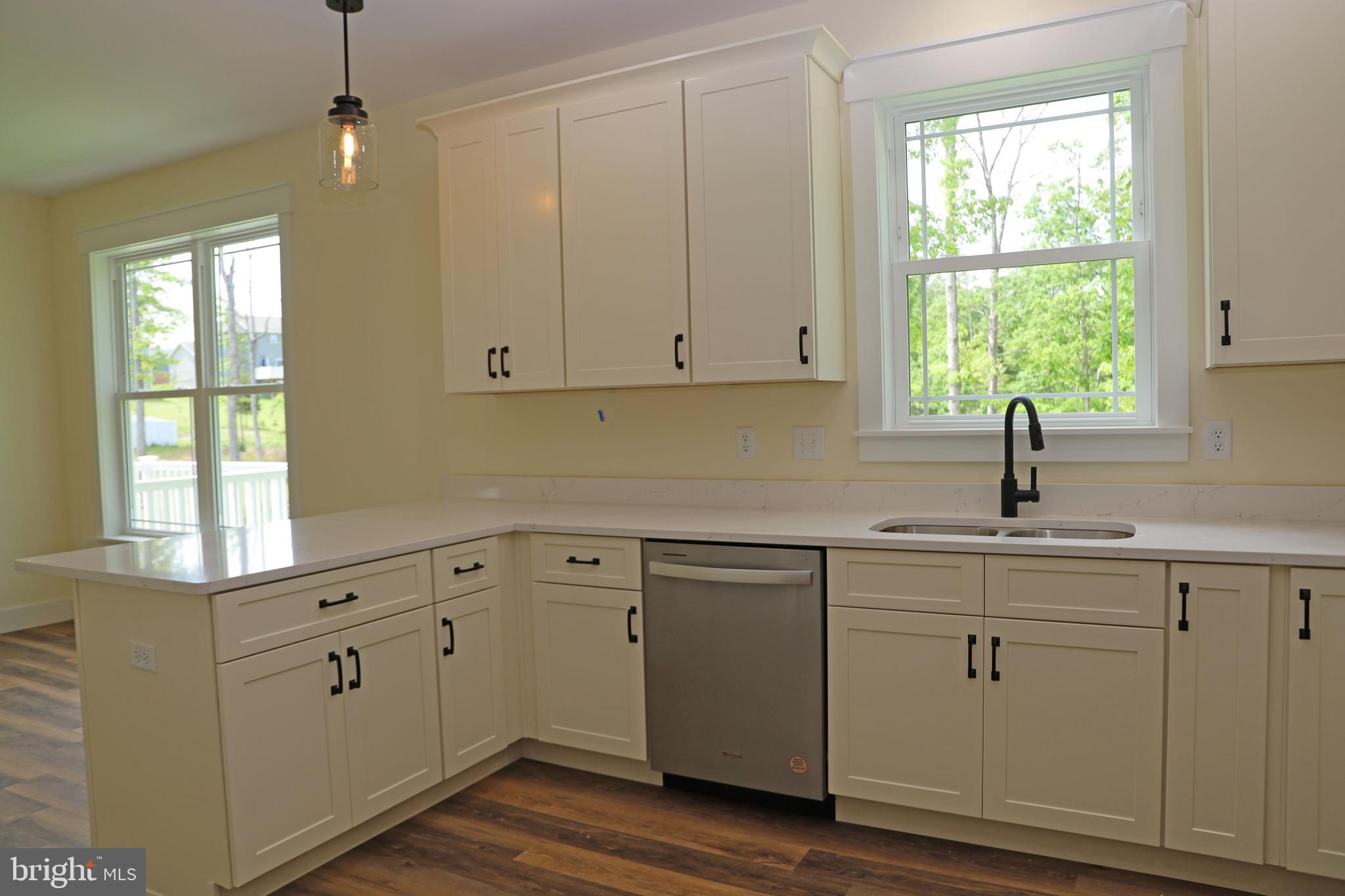 MIDDLE CREEK MANOR - Residential