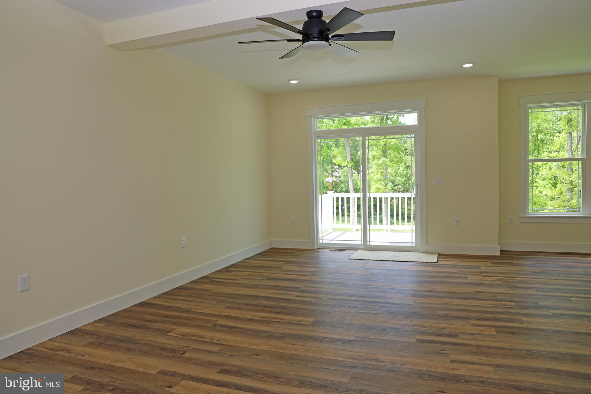 MIDDLE CREEK MANOR - Residential