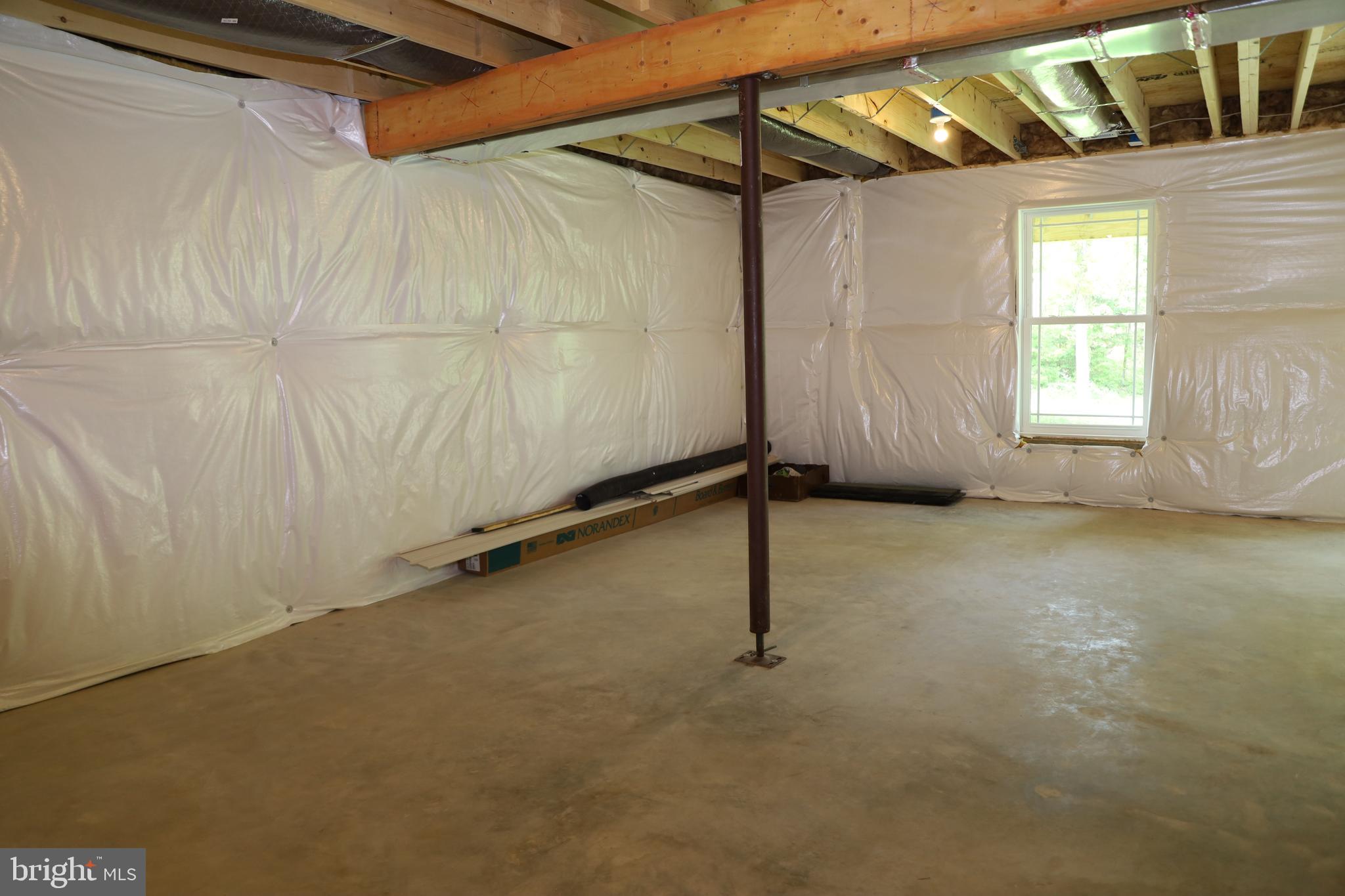 MIDDLE CREEK MANOR - Residential