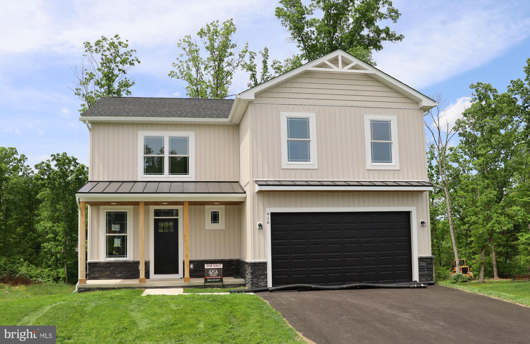 MIDDLE CREEK MANOR - Residential