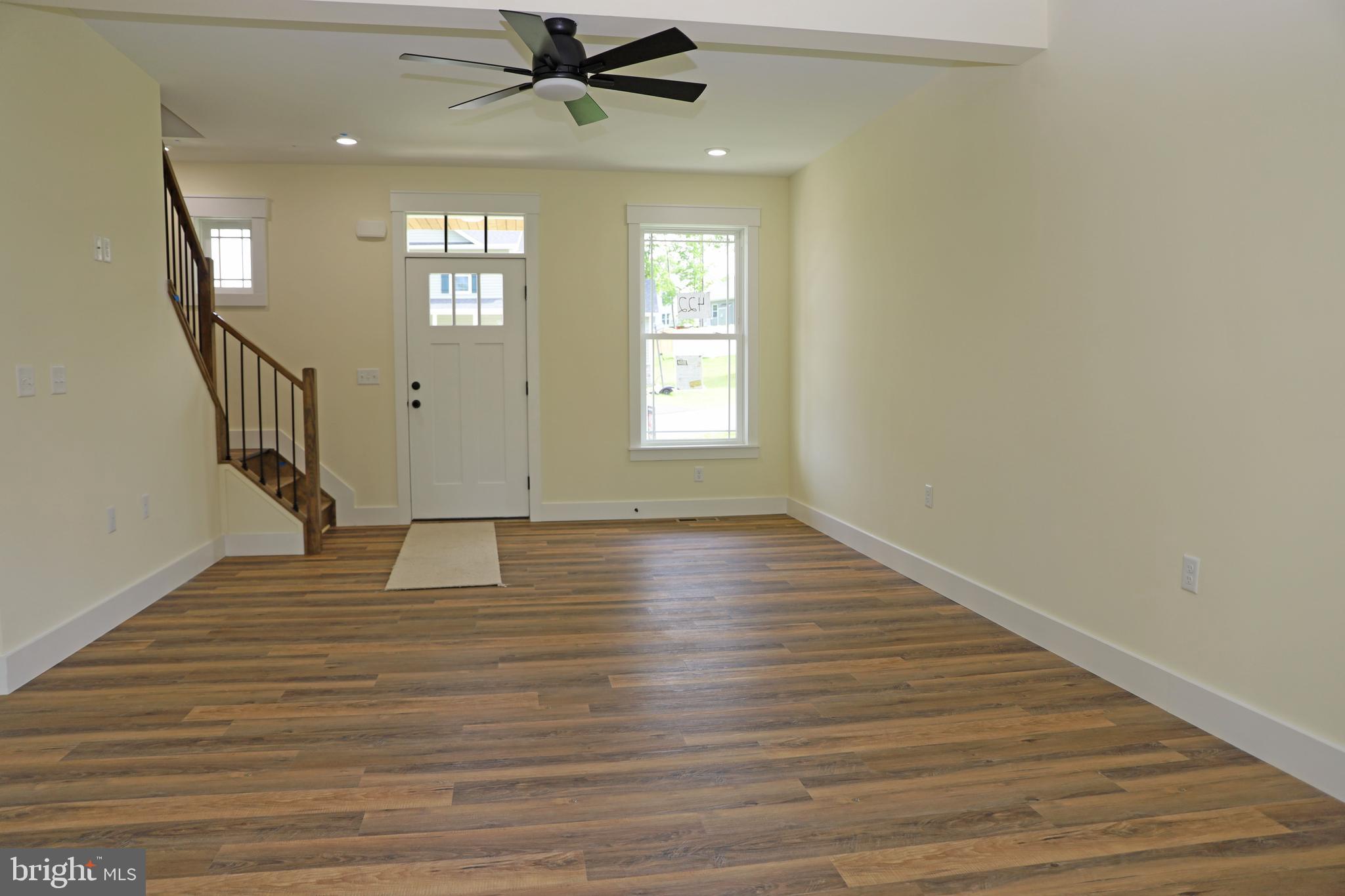 MIDDLE CREEK MANOR - Residential