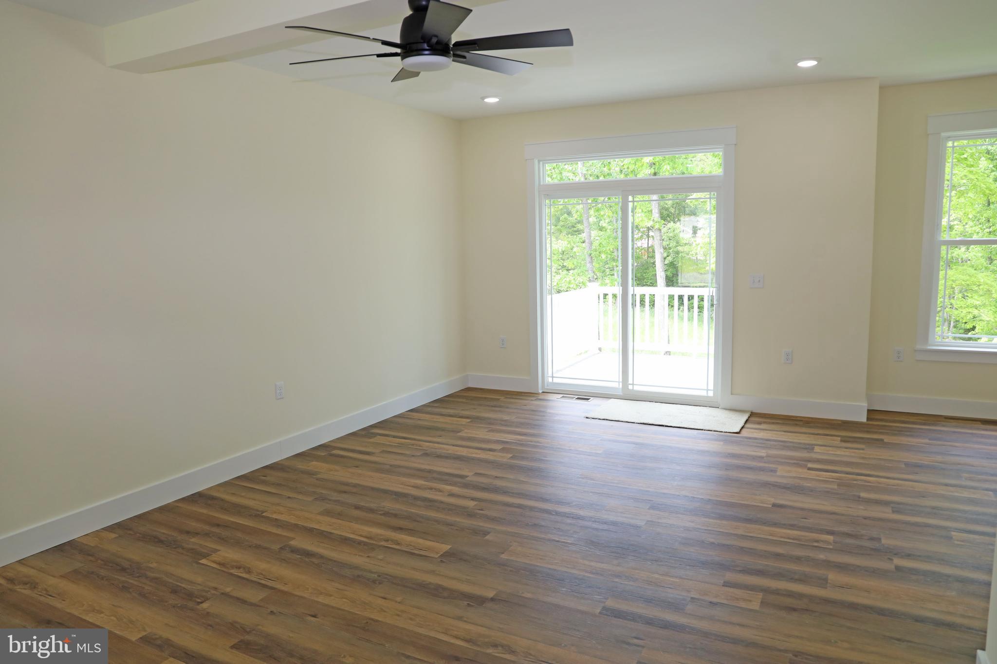 MIDDLE CREEK MANOR - Residential