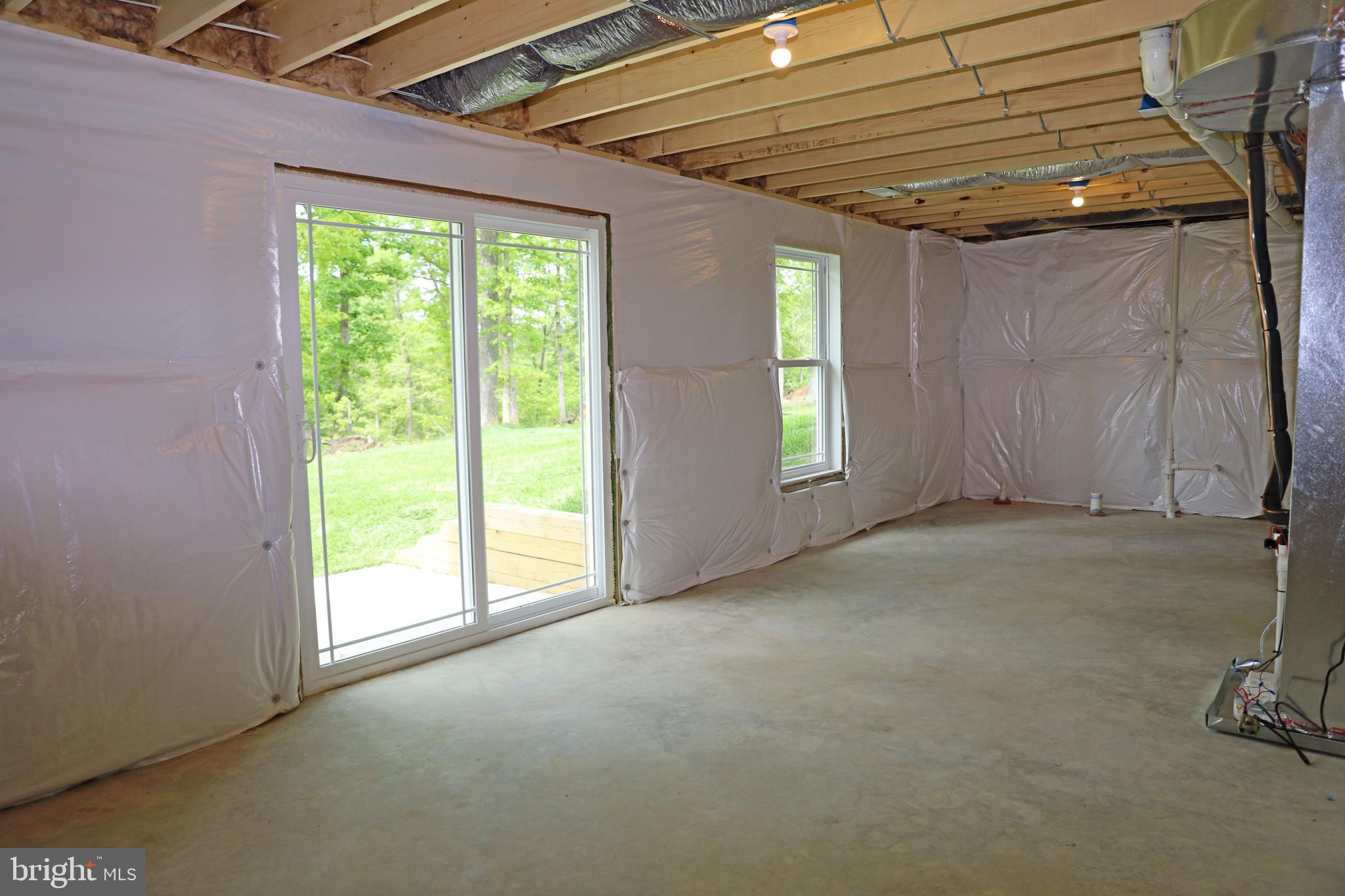 MIDDLE CREEK MANOR - Residential