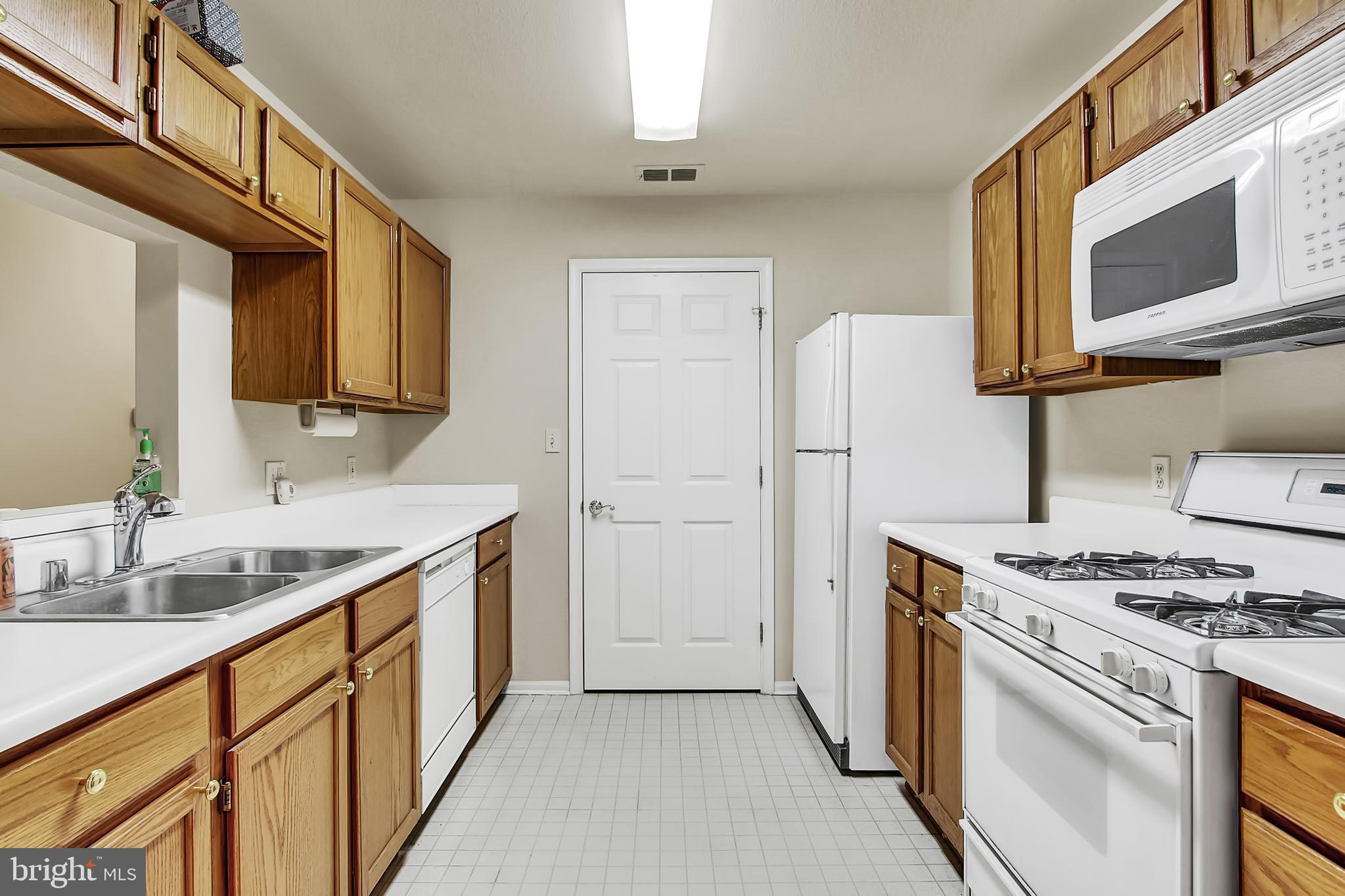 ENGLISH COUNTRY MANOR - Residential