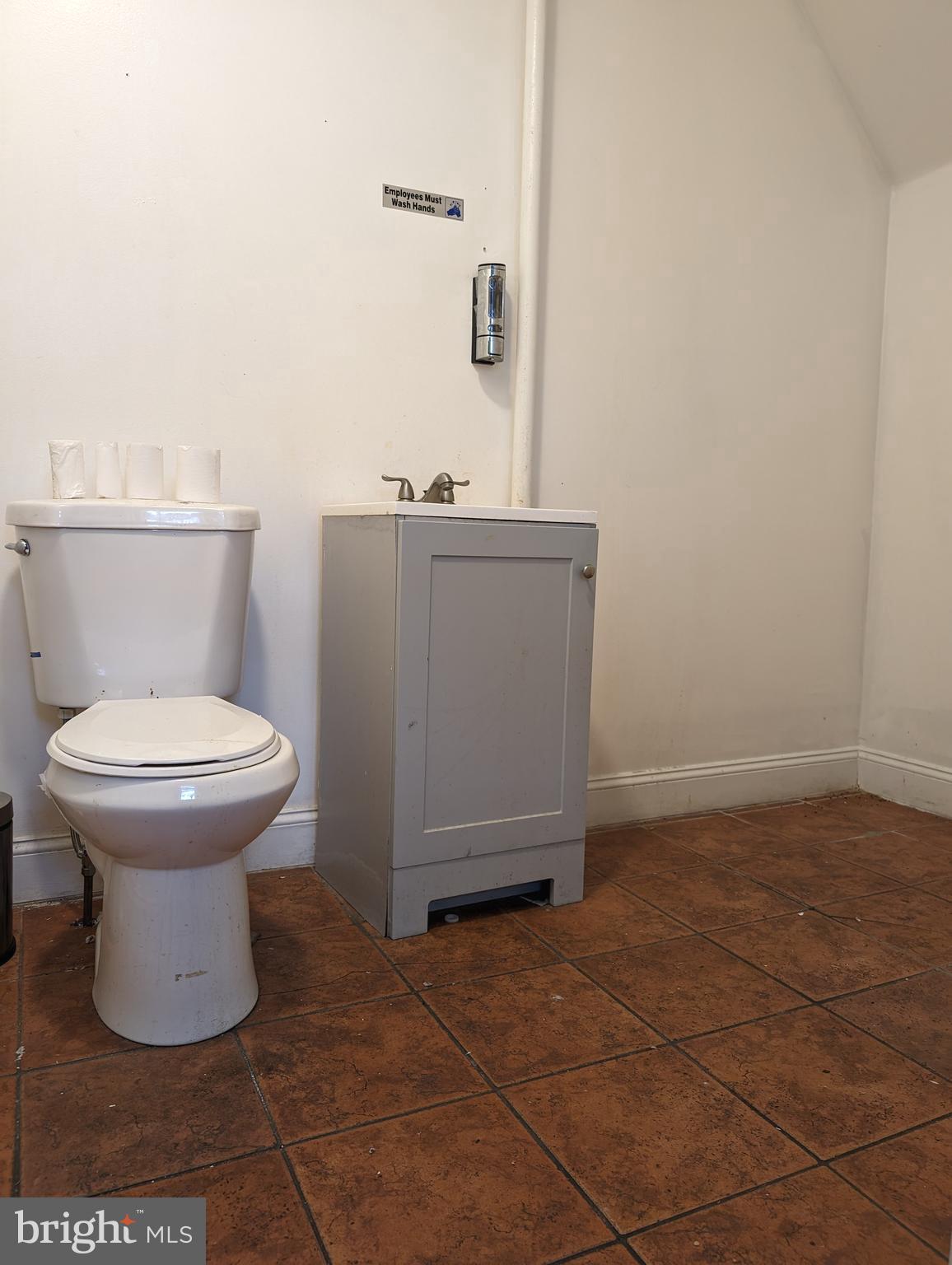 NEWBOLD - Commercial Lease