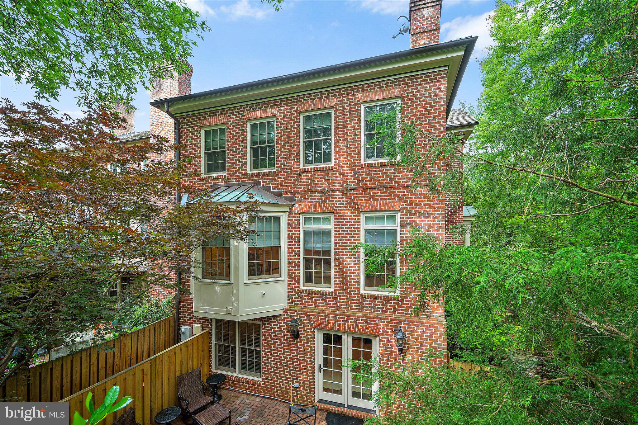 MAYFAIR OF MCLEAN - Residential