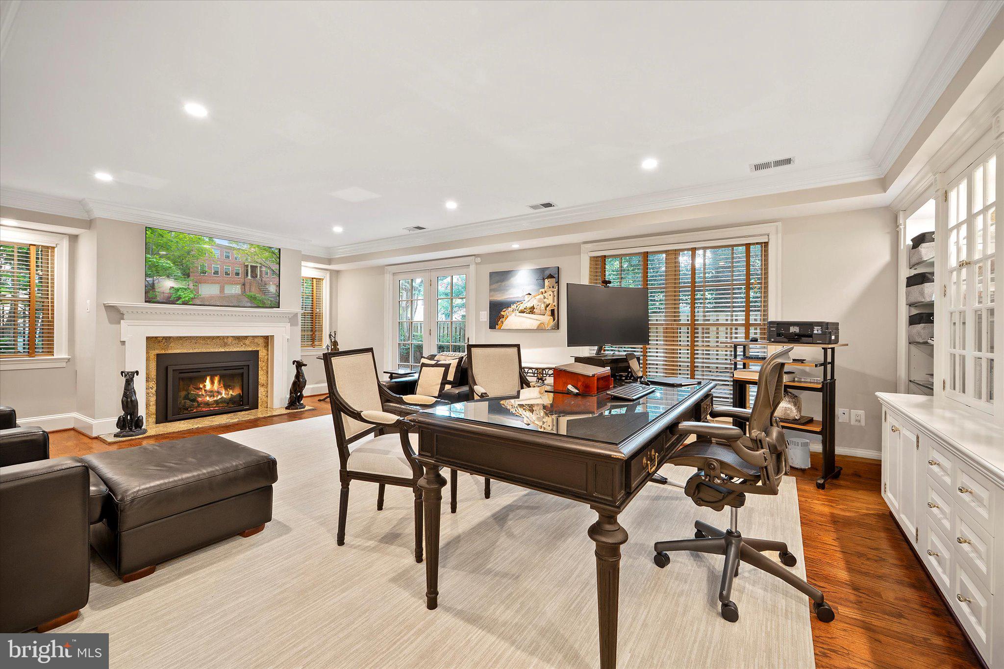 MAYFAIR OF MCLEAN - Residential