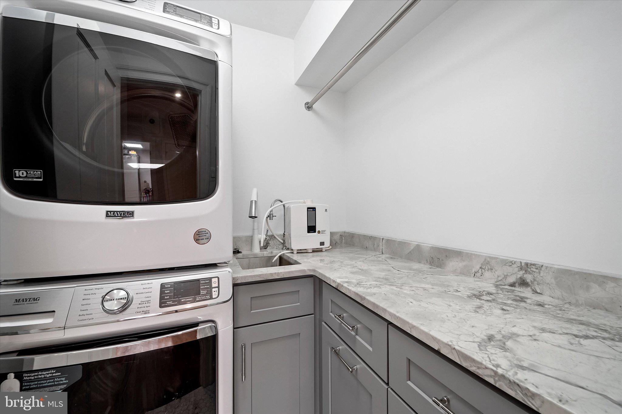 MAYFAIR OF MCLEAN - Residential