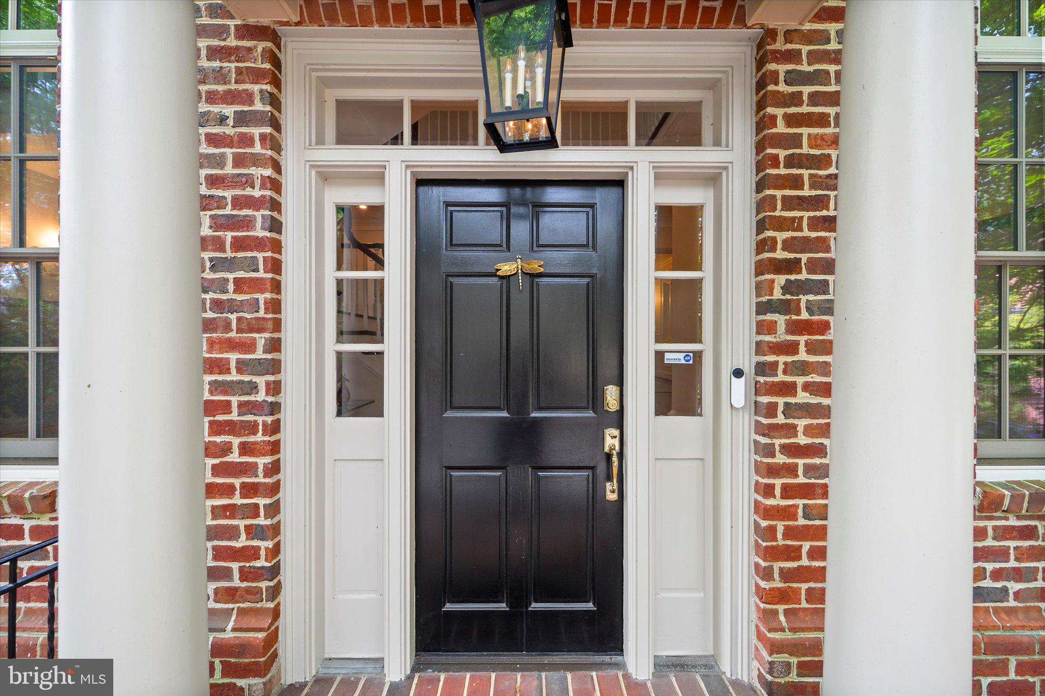 2011 MAYFAIR MCLEAN COURT