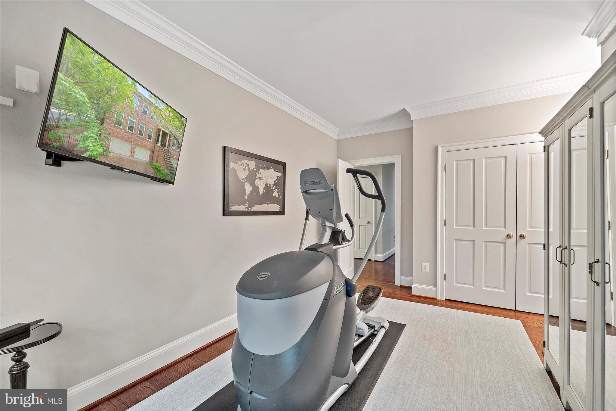 MAYFAIR OF MCLEAN - Residential