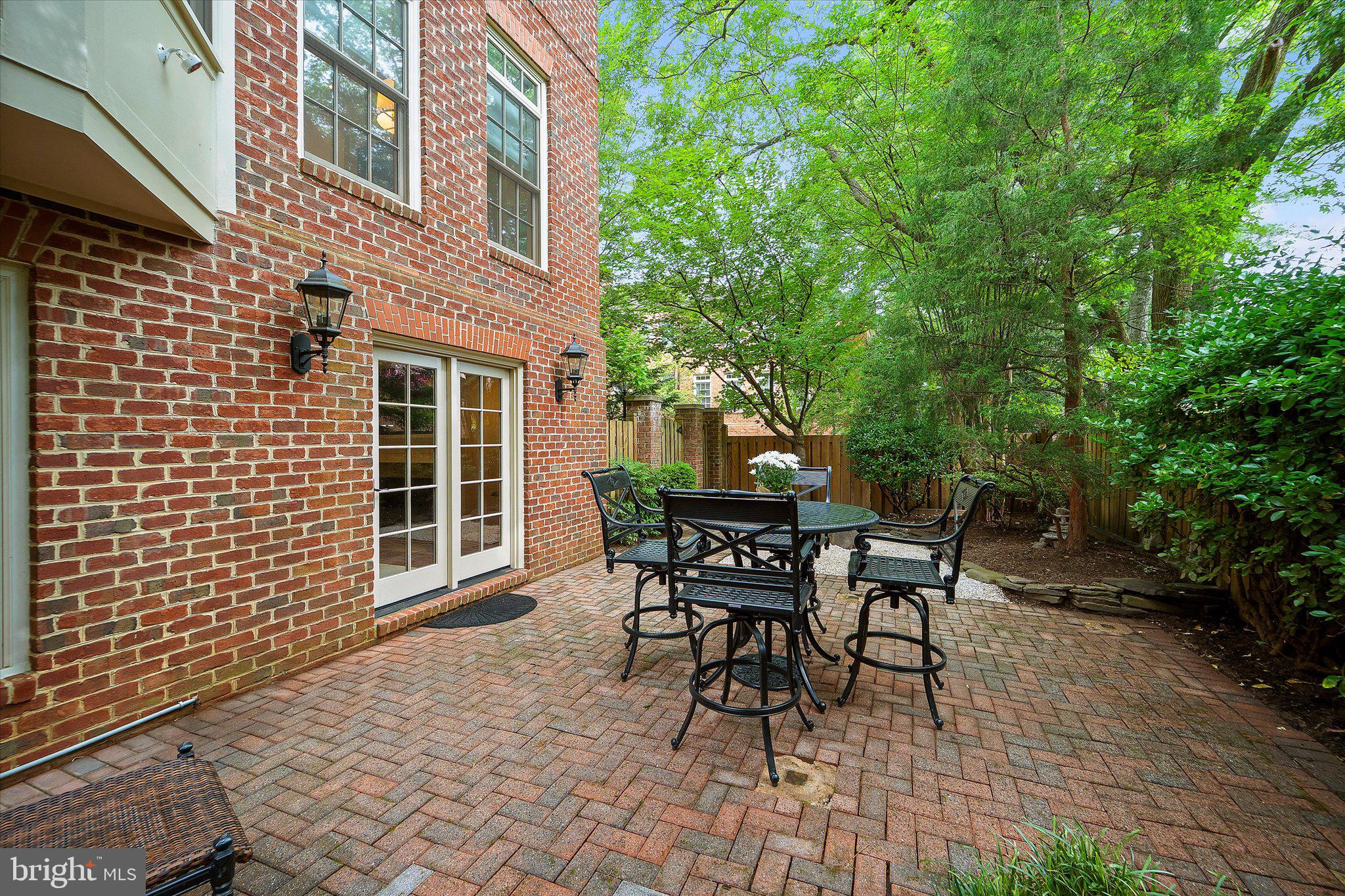 MAYFAIR OF MCLEAN - Residential