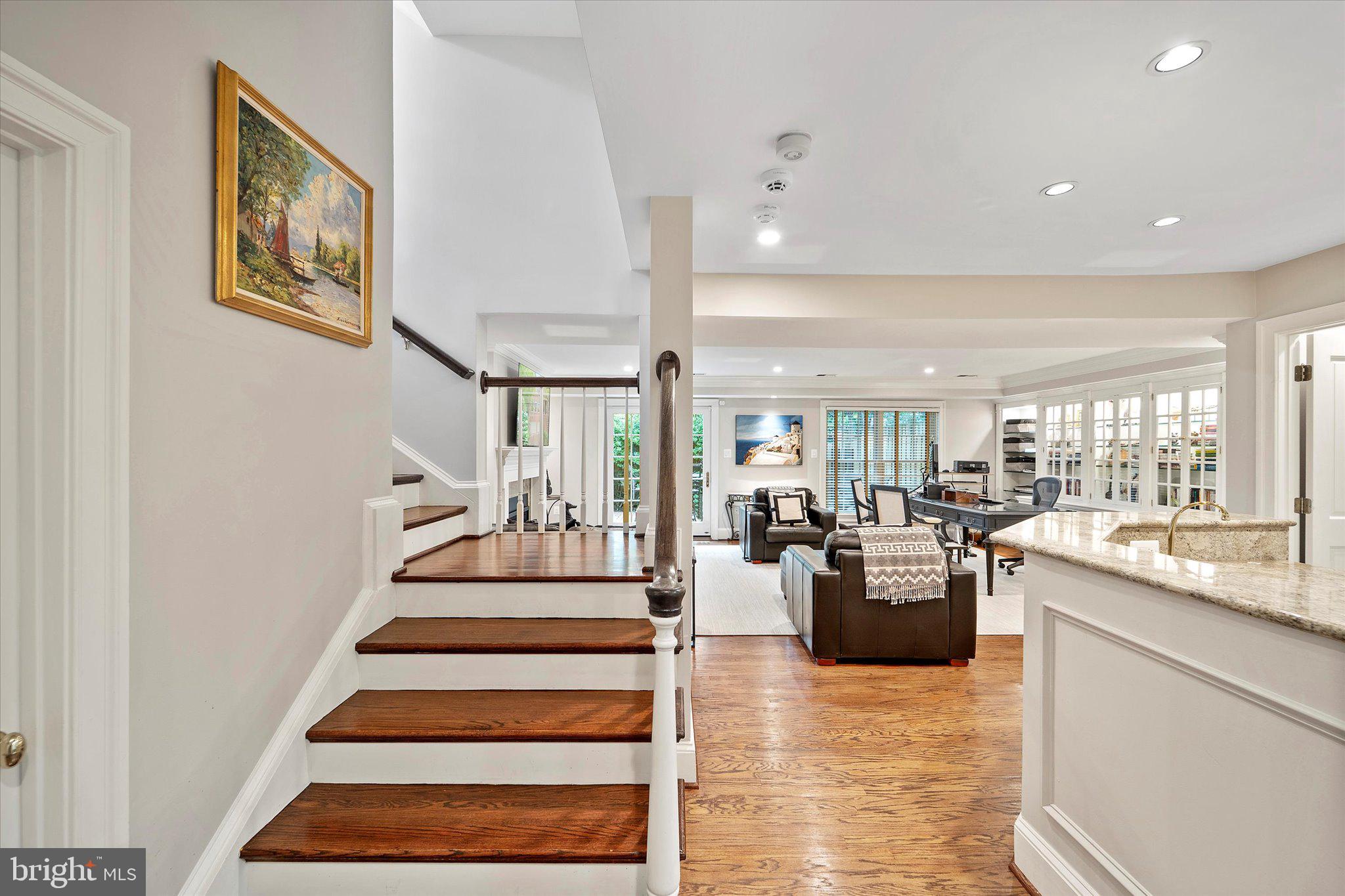 MAYFAIR OF MCLEAN - Residential