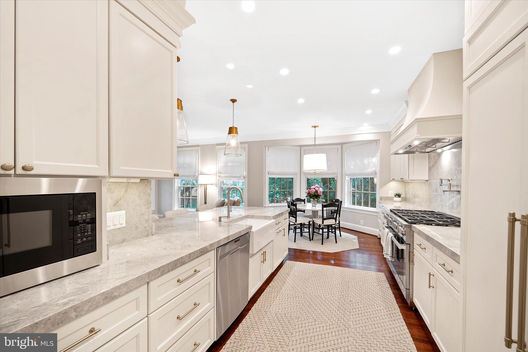 MAYFAIR OF MCLEAN - Residential