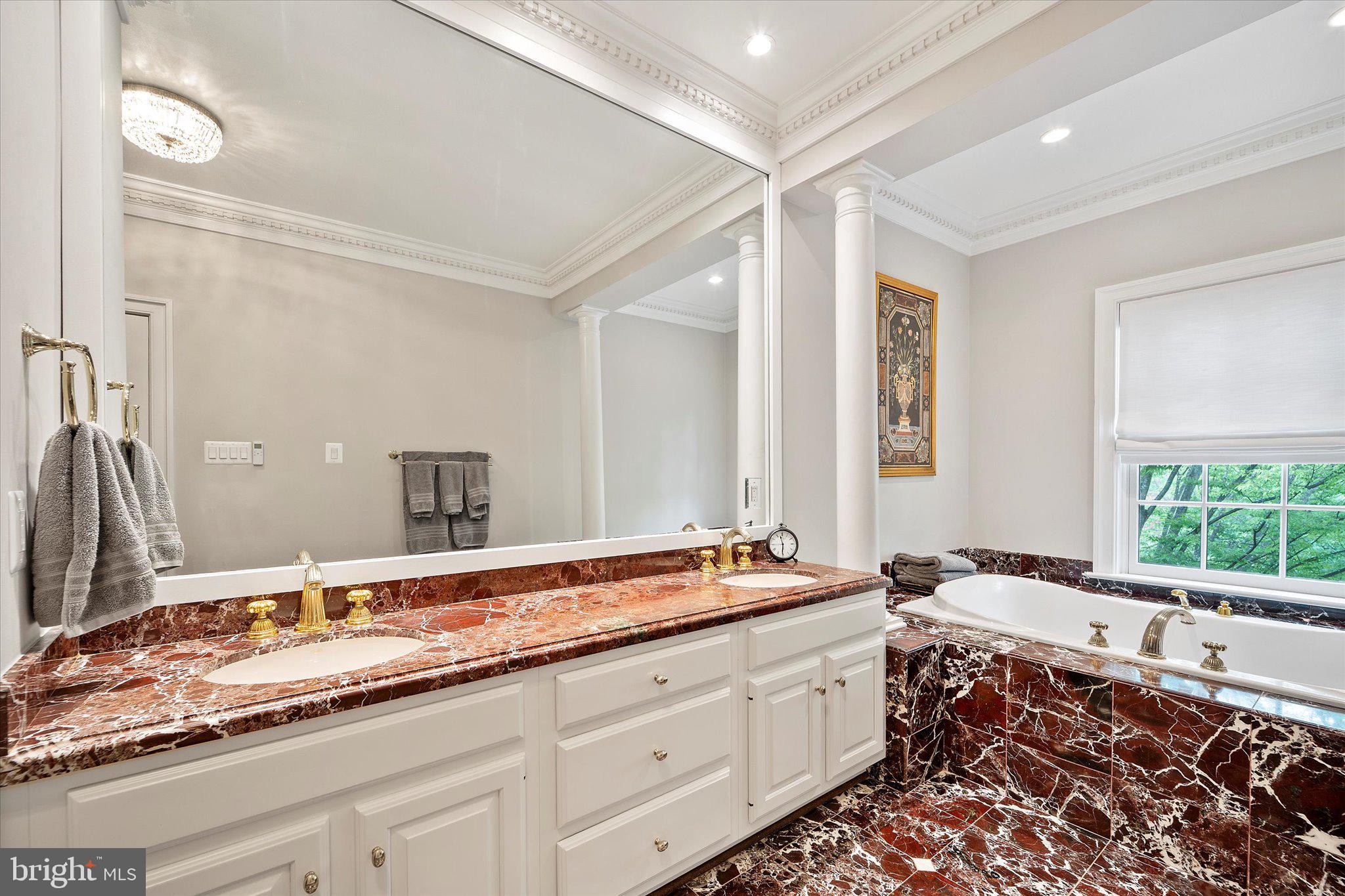 MAYFAIR OF MCLEAN - Residential