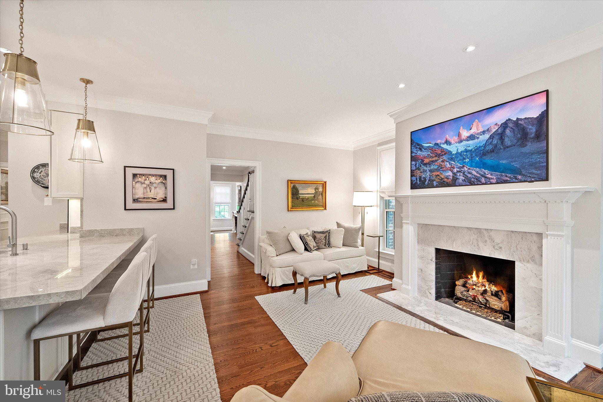 MAYFAIR OF MCLEAN - Residential