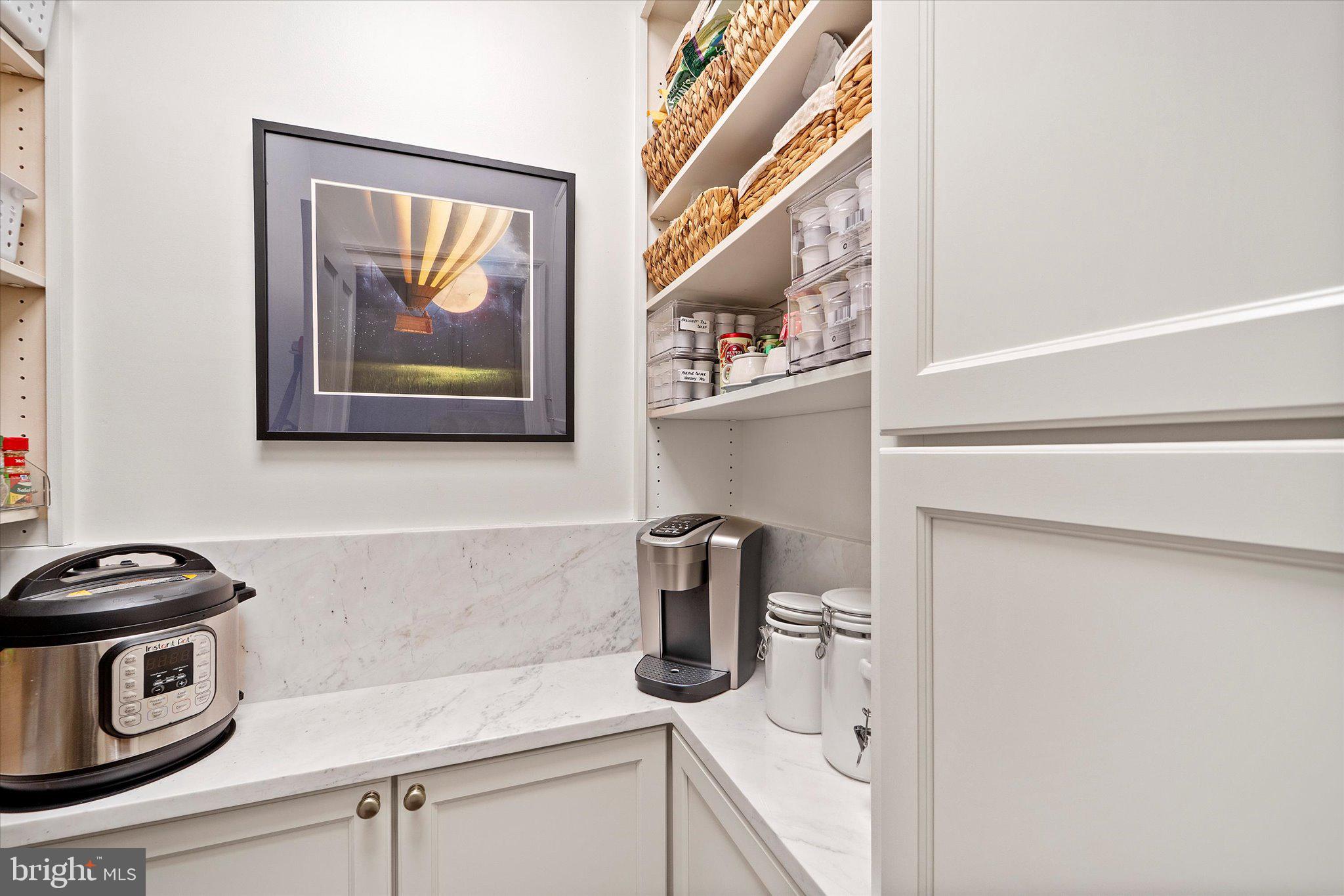 MAYFAIR OF MCLEAN - Residential