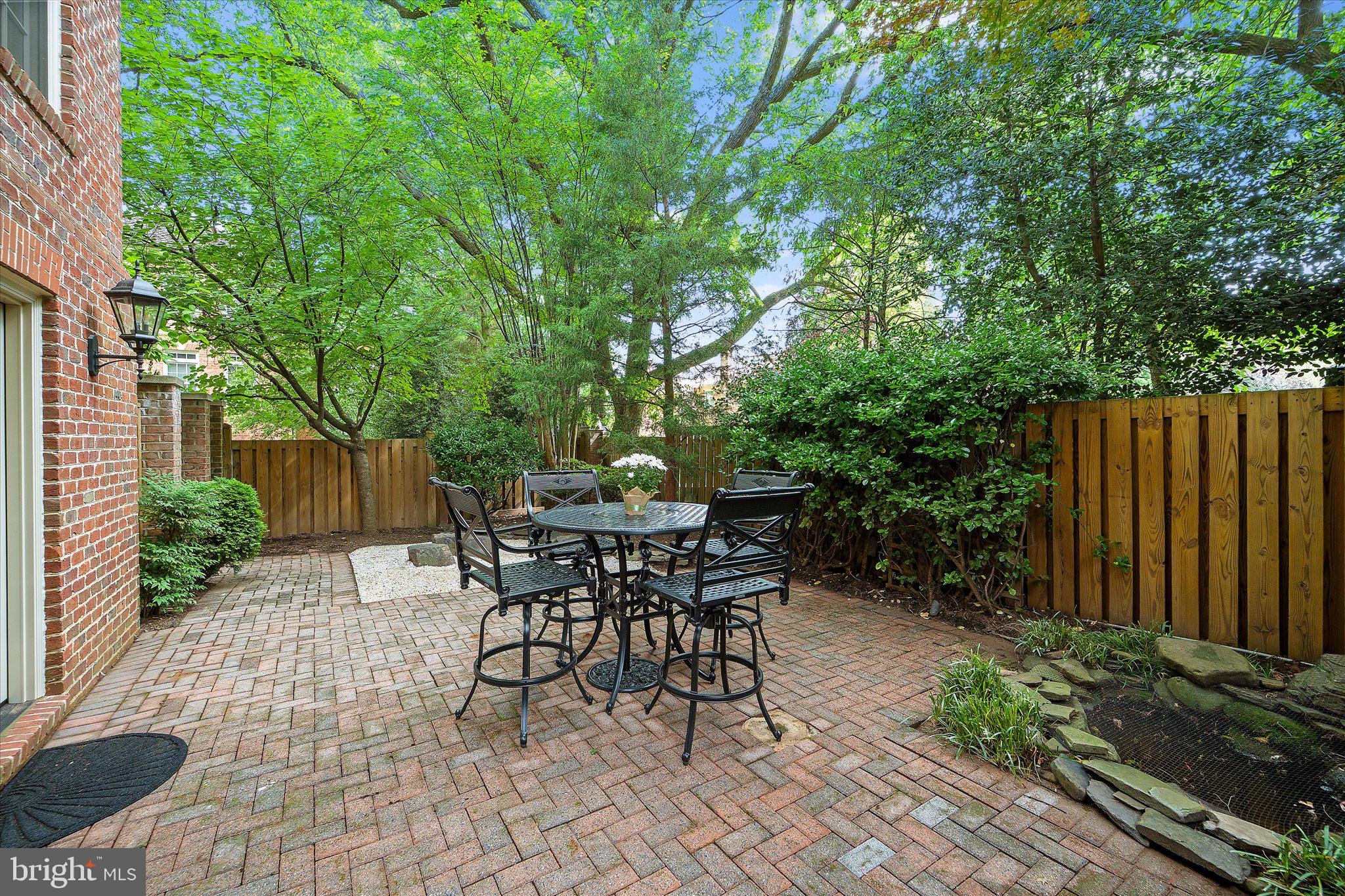 MAYFAIR OF MCLEAN - Residential