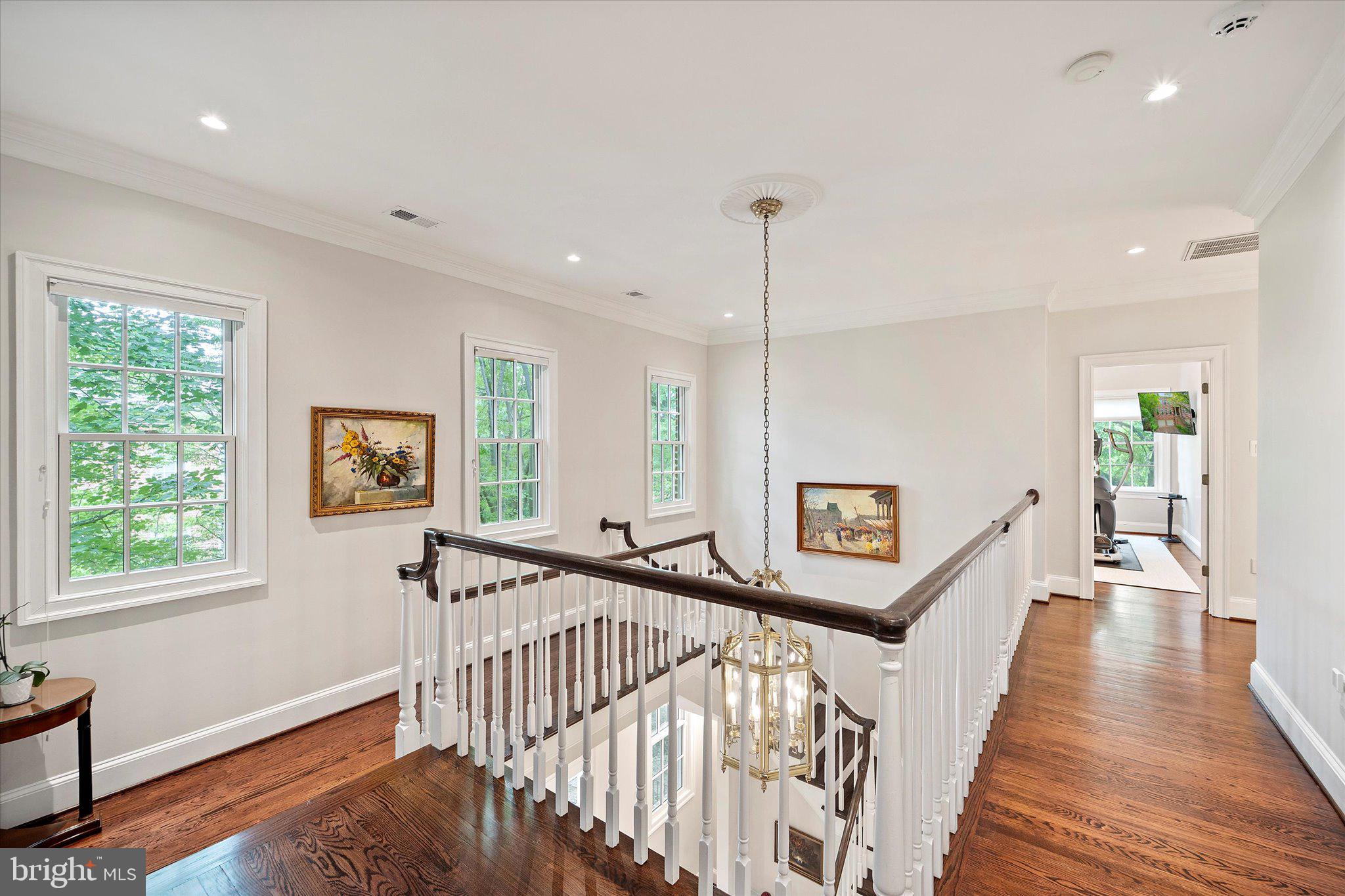 MAYFAIR OF MCLEAN - Residential