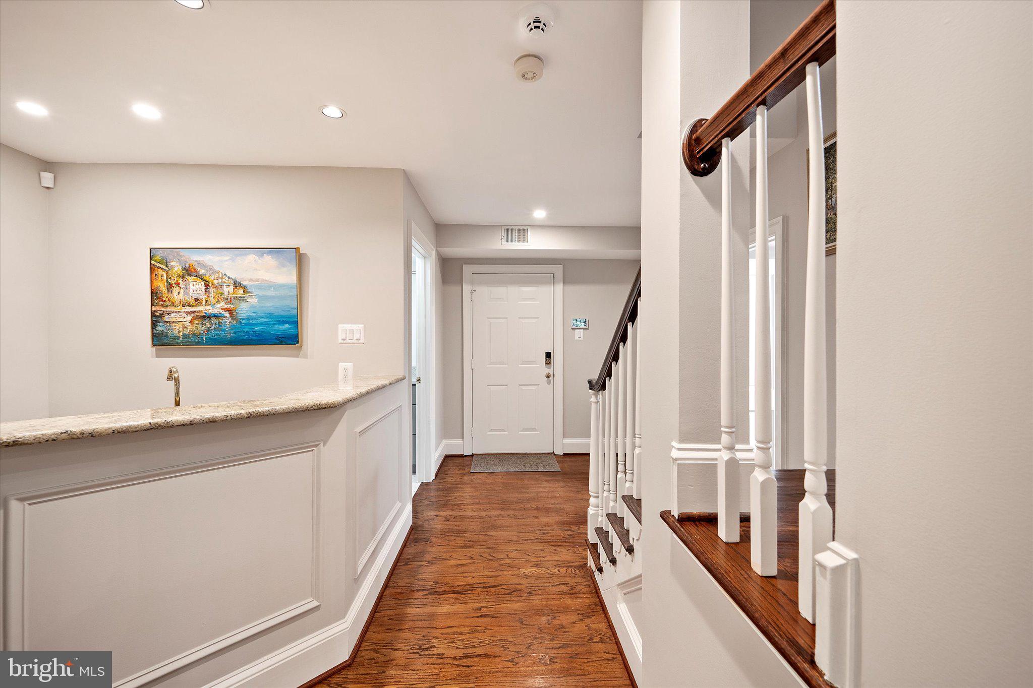 MAYFAIR OF MCLEAN - Residential