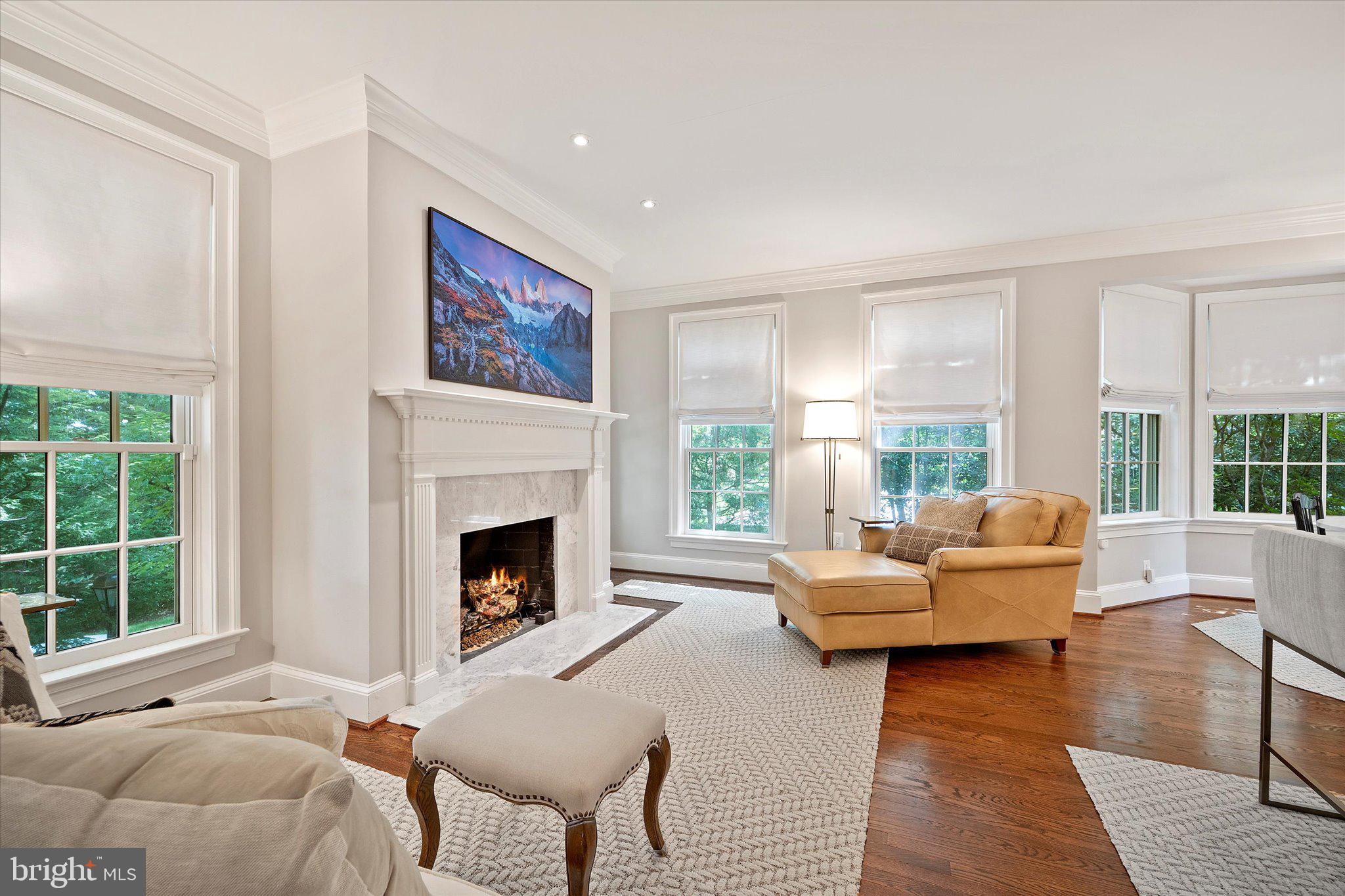 MAYFAIR OF MCLEAN - Residential