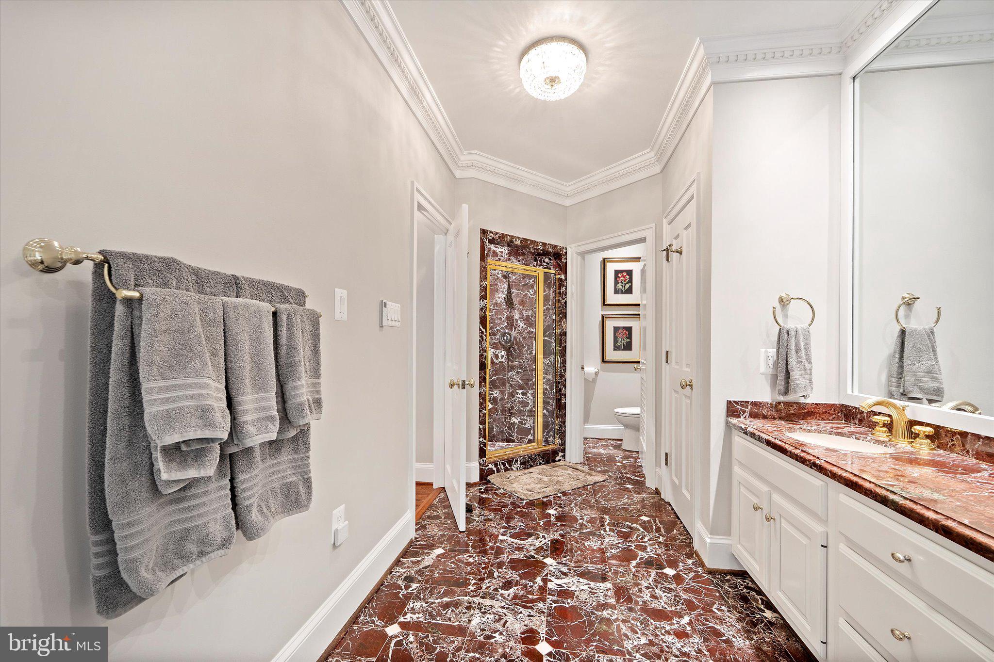 MAYFAIR OF MCLEAN - Residential