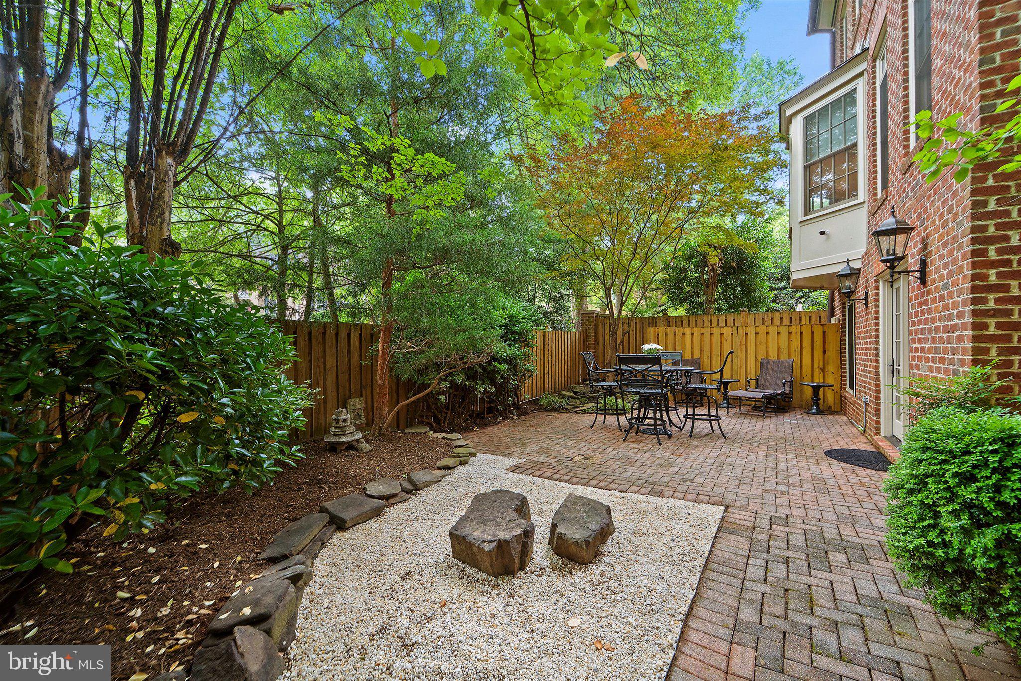 MAYFAIR OF MCLEAN - Residential