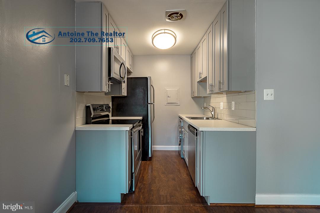 THE FAIRMONT - Residential Lease