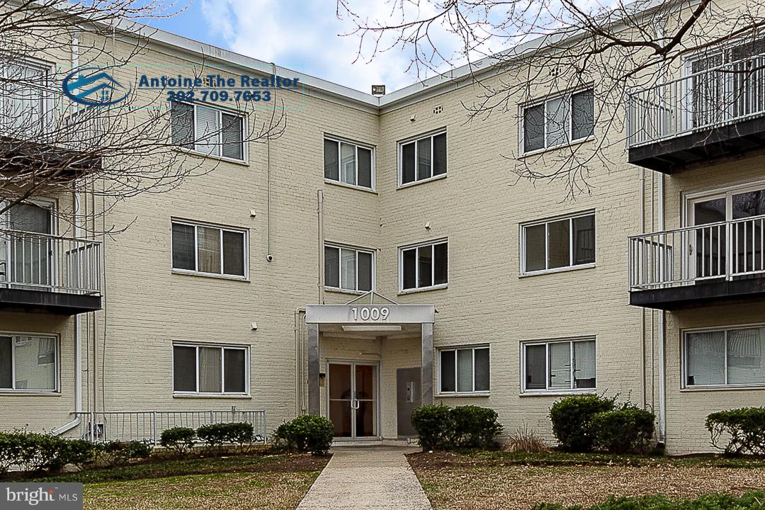 THE FAIRMONT - Residential Lease