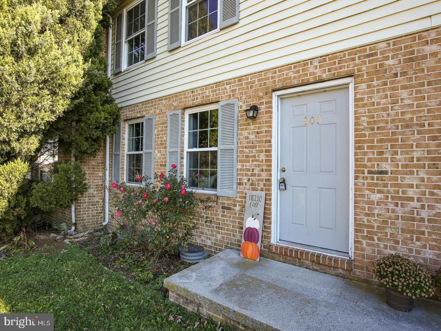 Sunny and spacious, 2 Bedroom, 1 Full and 1 Half bath townhome in a wonderful neighborhood. Home features a spacious living room,  Large kitchen , Hardwood floors and a storage shed. Great location for commuters, closer to stores. Convenient to I-81, 66 and 7. (Owner Agent)