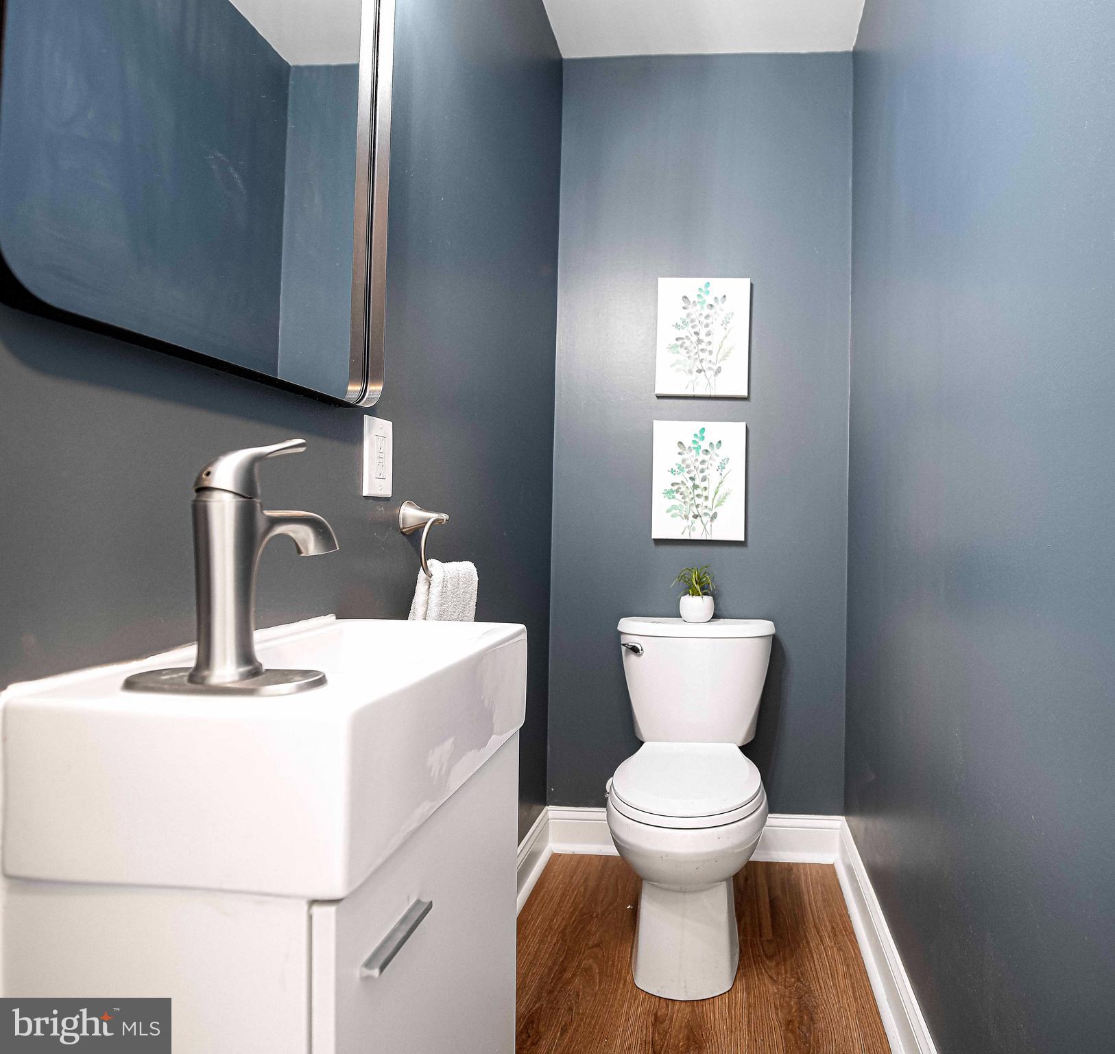 ELLWOOD PARK - Residential