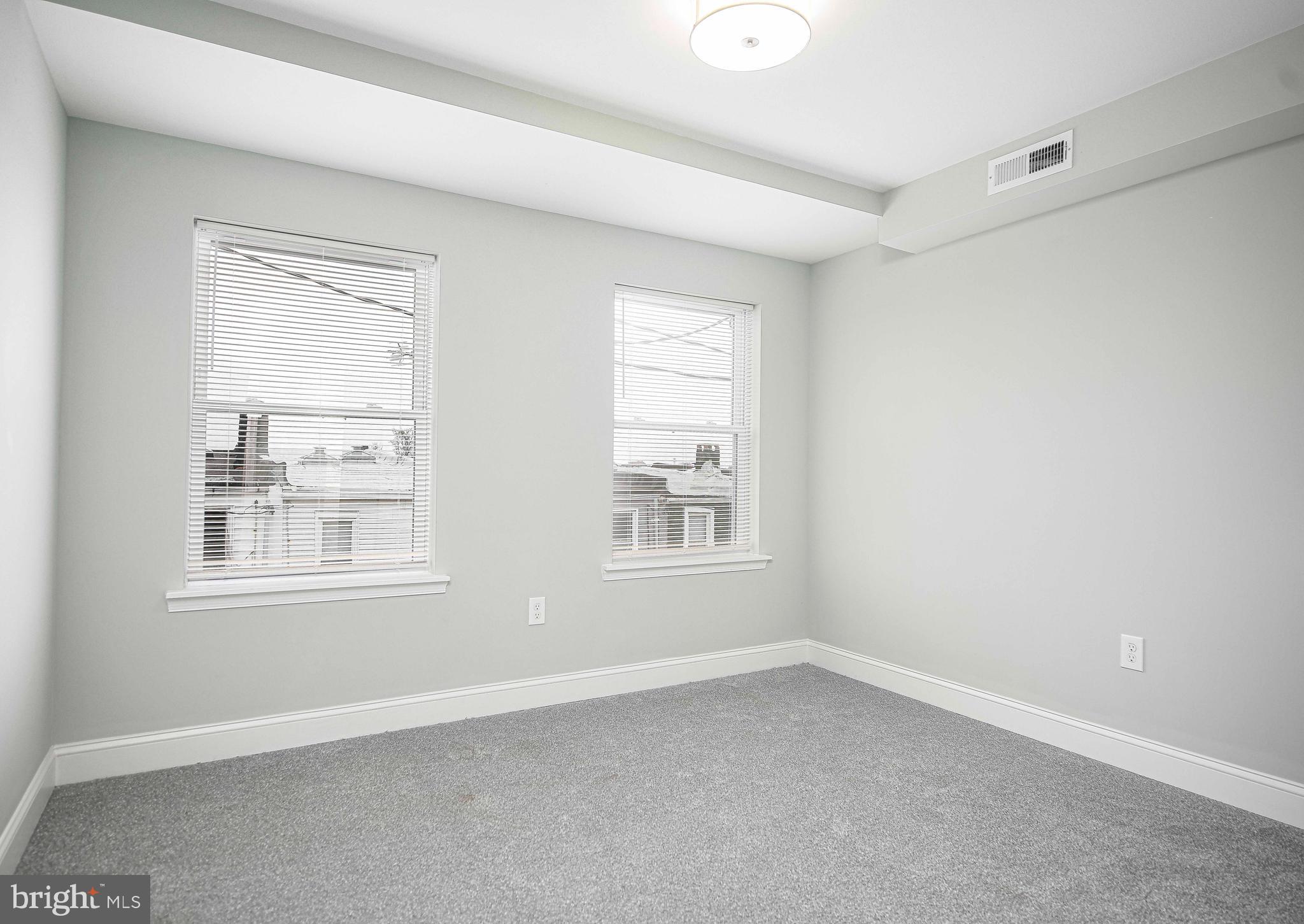 ELLWOOD PARK - Residential