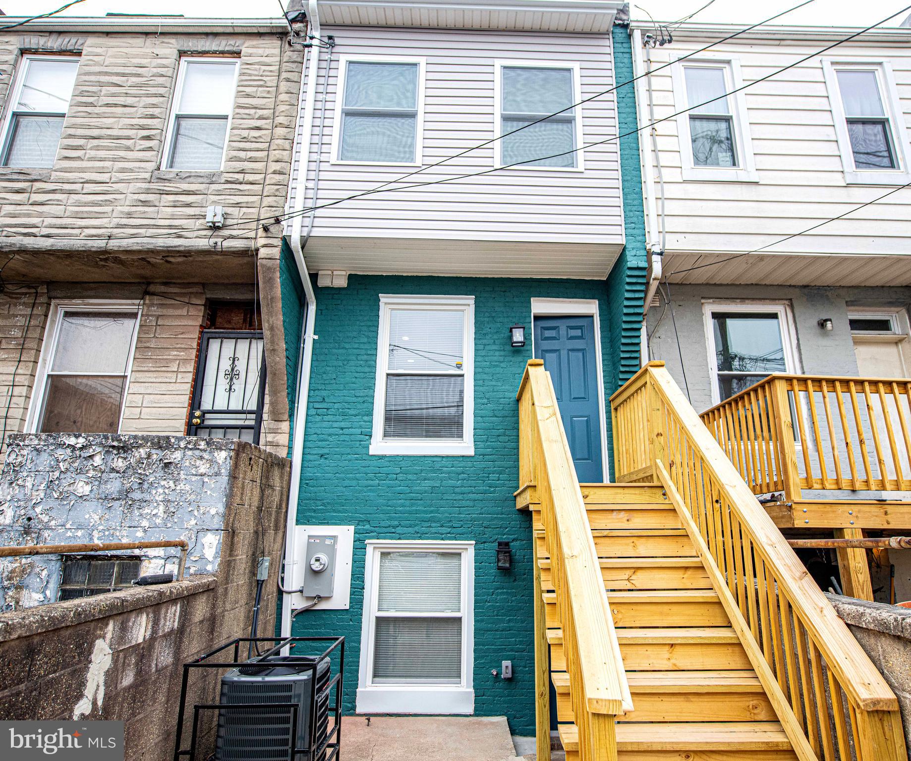 ELLWOOD PARK - Residential