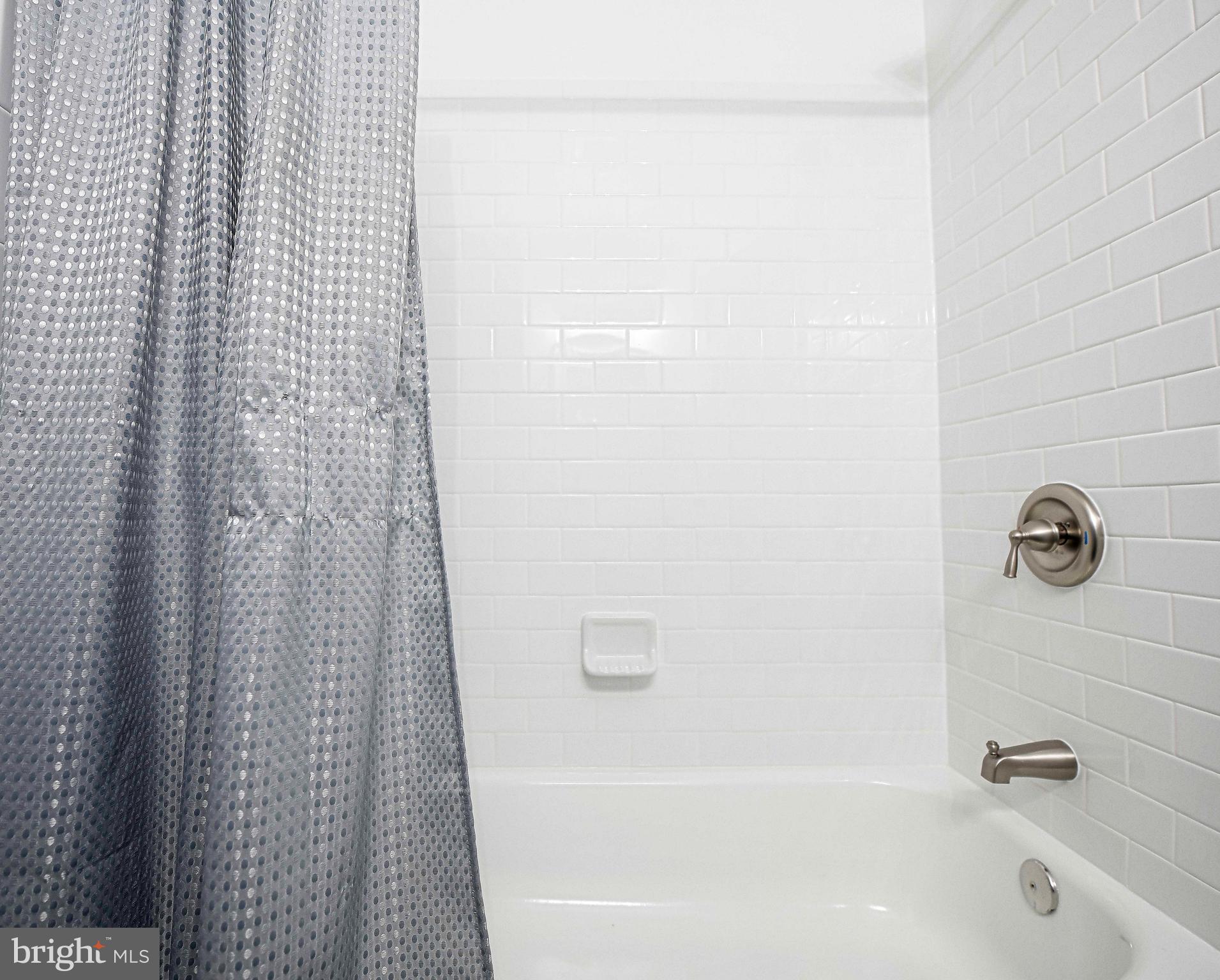 ELLWOOD PARK - Residential