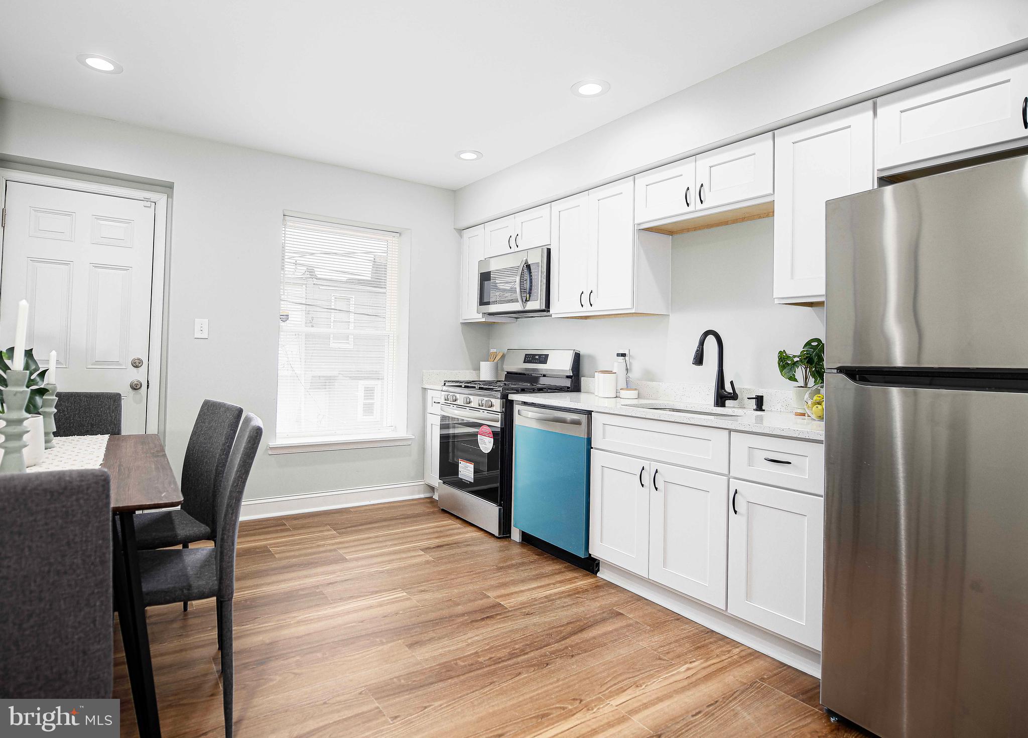 ELLWOOD PARK - Residential