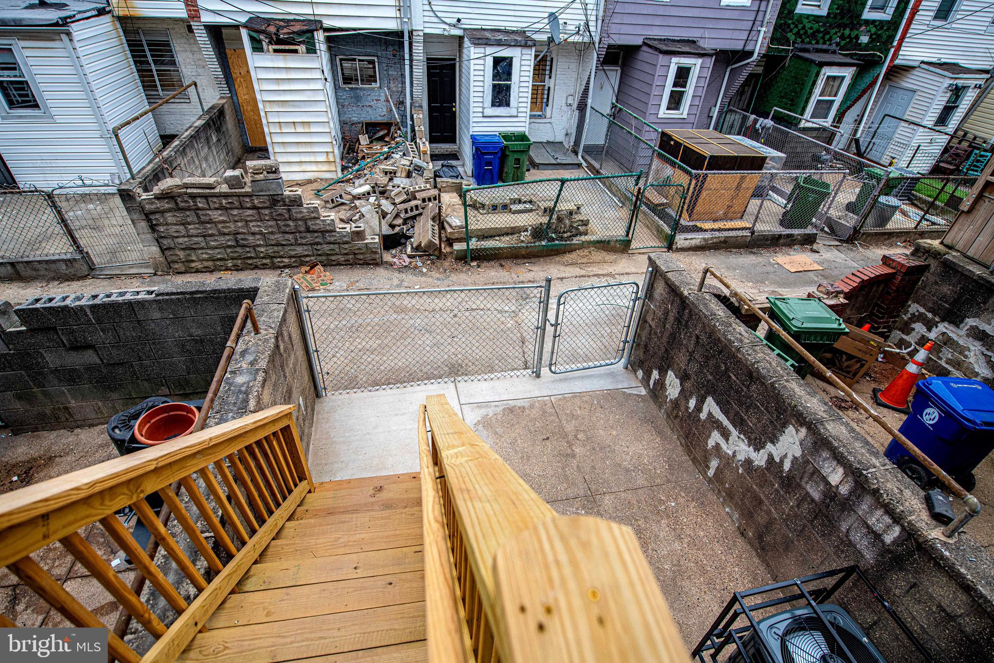 ELLWOOD PARK - Residential