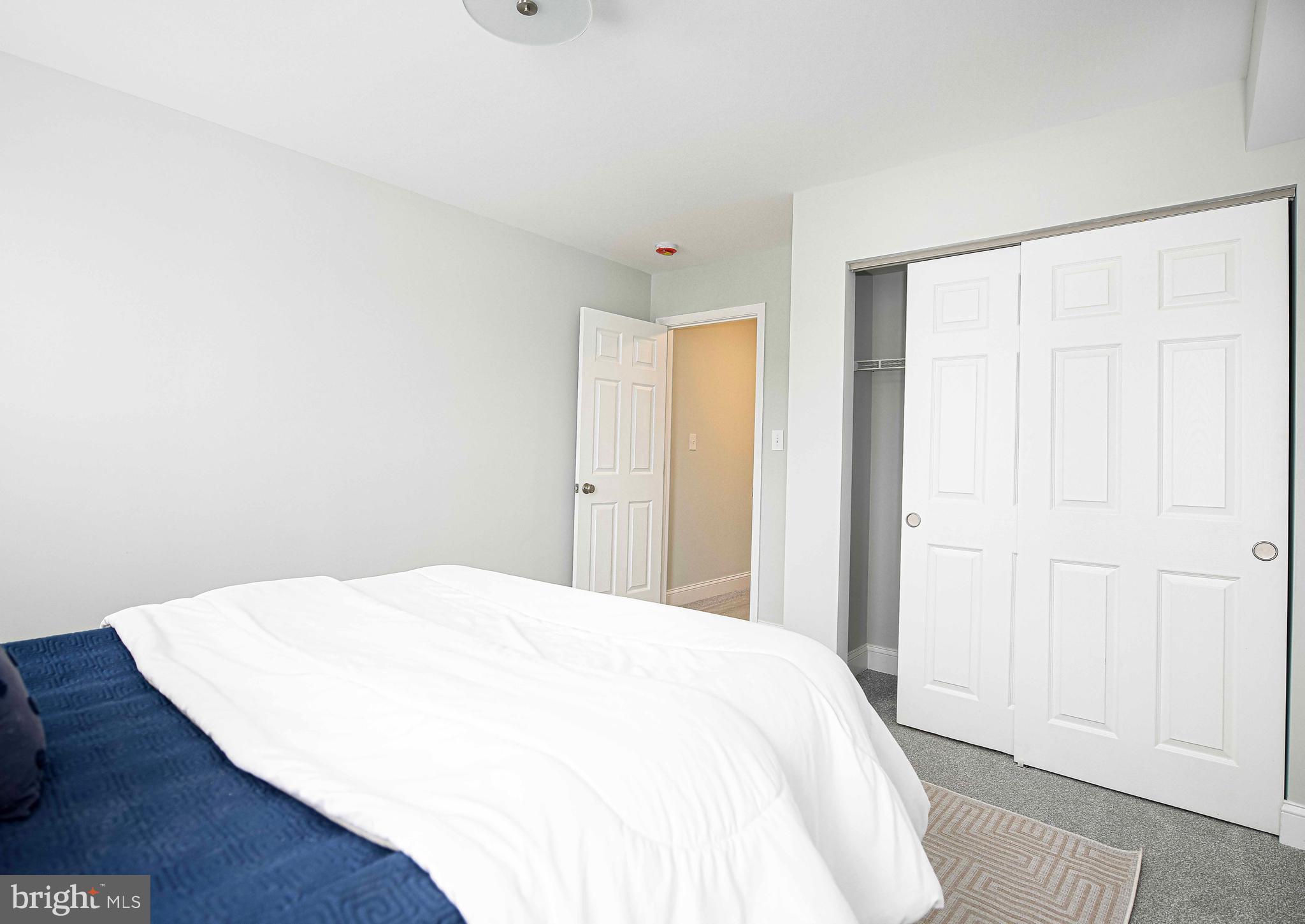 ELLWOOD PARK - Residential